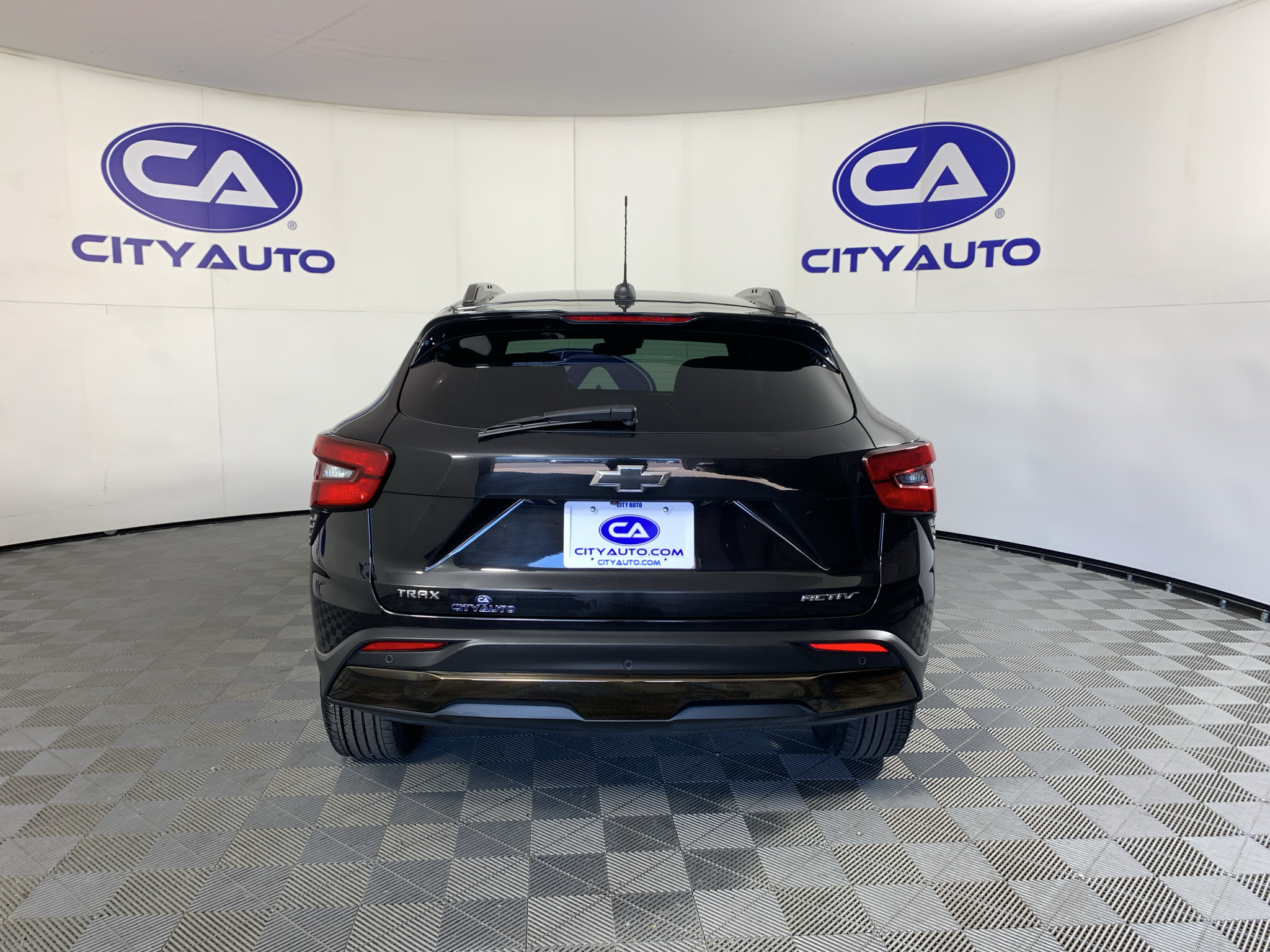Used 2025 Chevrolet Trax SUV