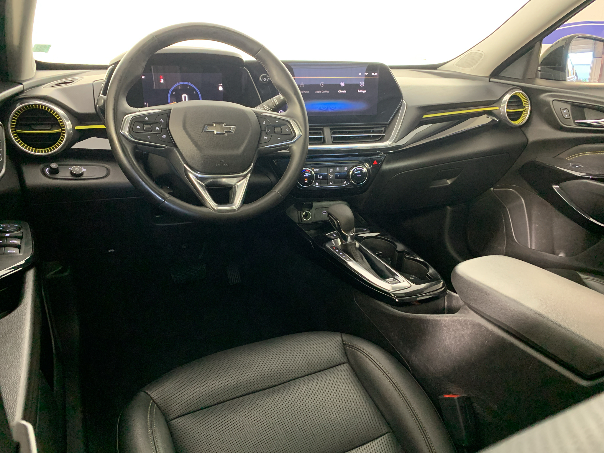 Used 2025 Chevrolet Trax SUV
