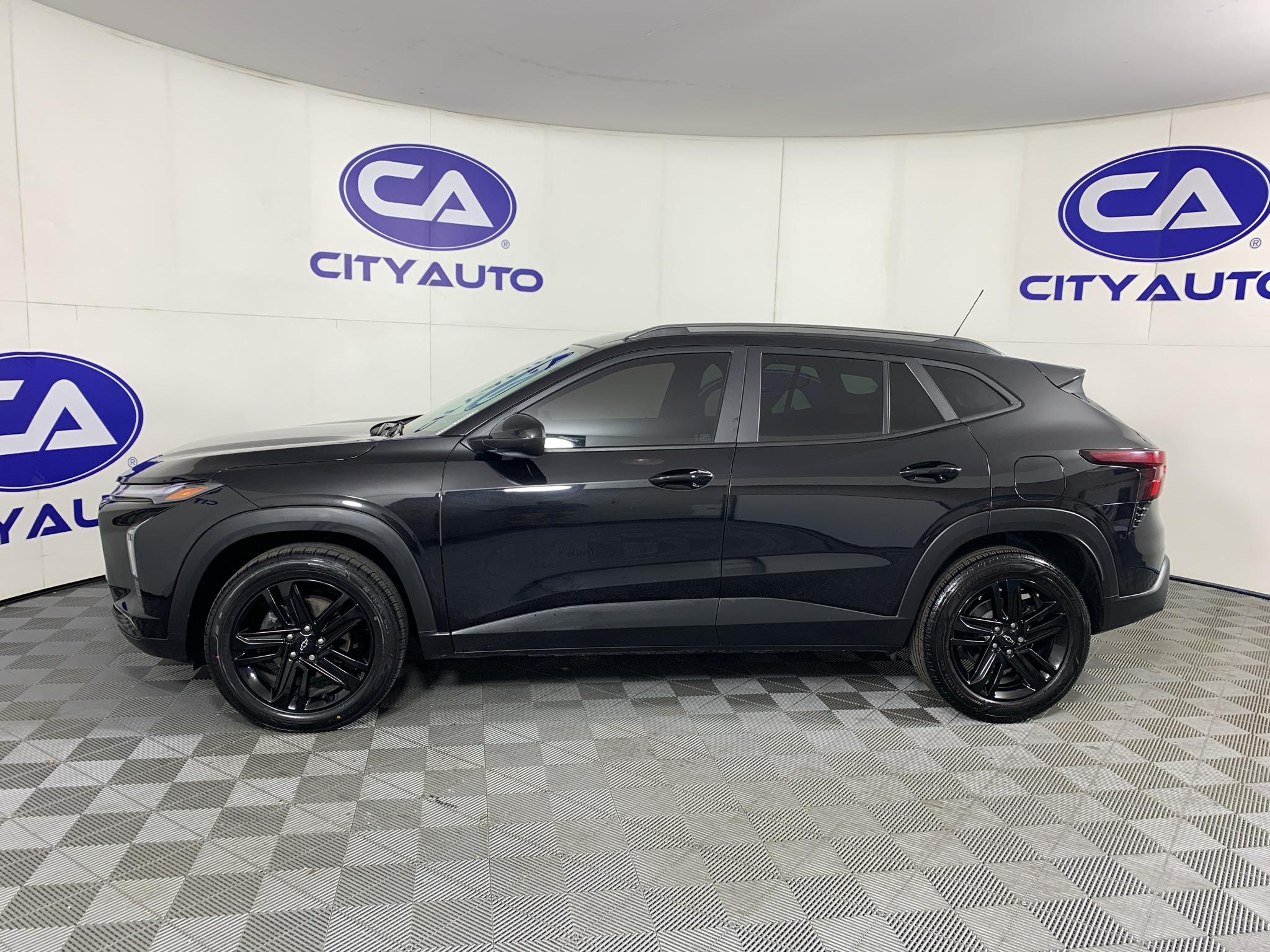 Used 2025 Chevrolet Trax SUV