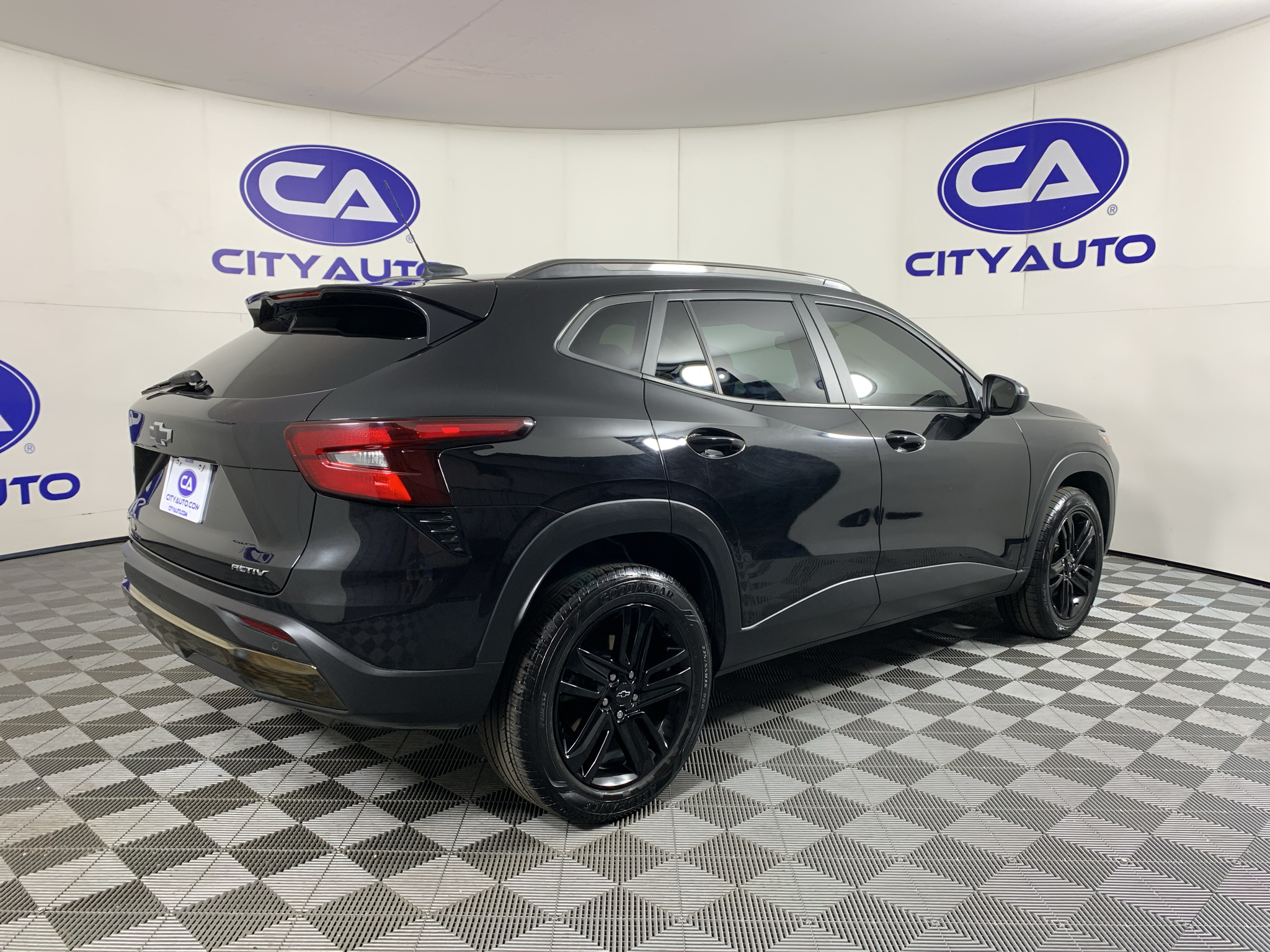 Used 2025 Chevrolet Trax SUV