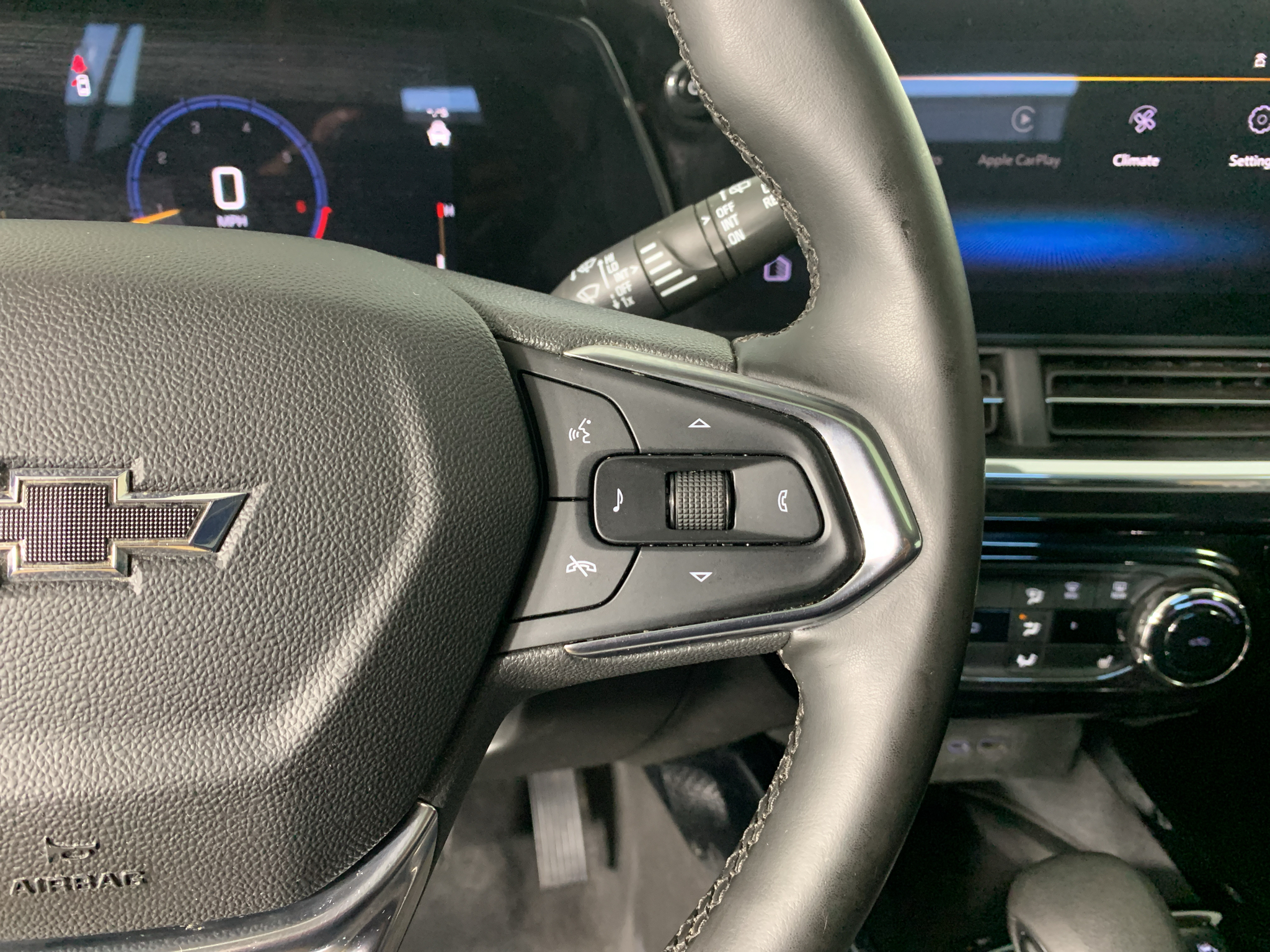 Used 2025 Chevrolet Trax SUV
