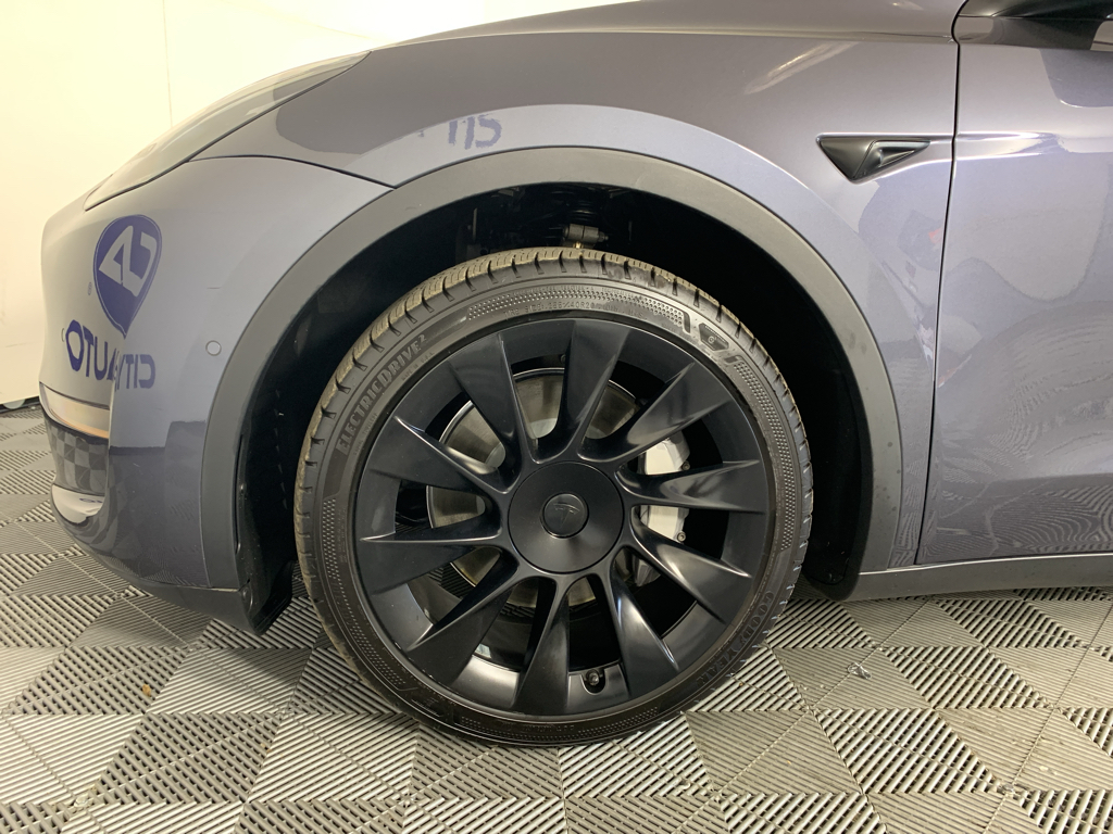 Vehicle photo 11