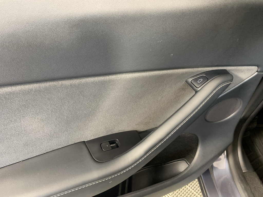Vehicle photo 27