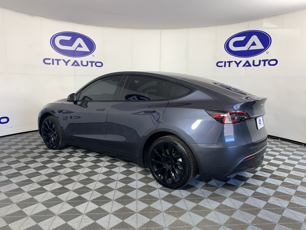 Vehicle photo 5