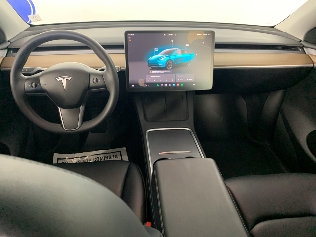 Vehicle photo 30