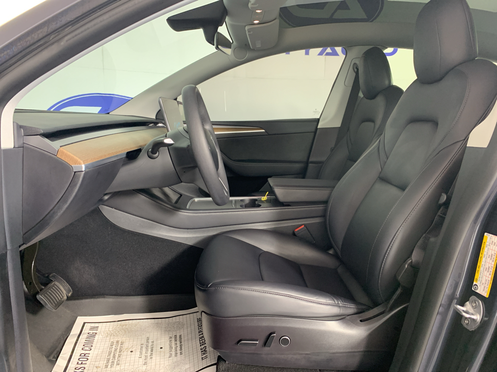 Vehicle photo 15