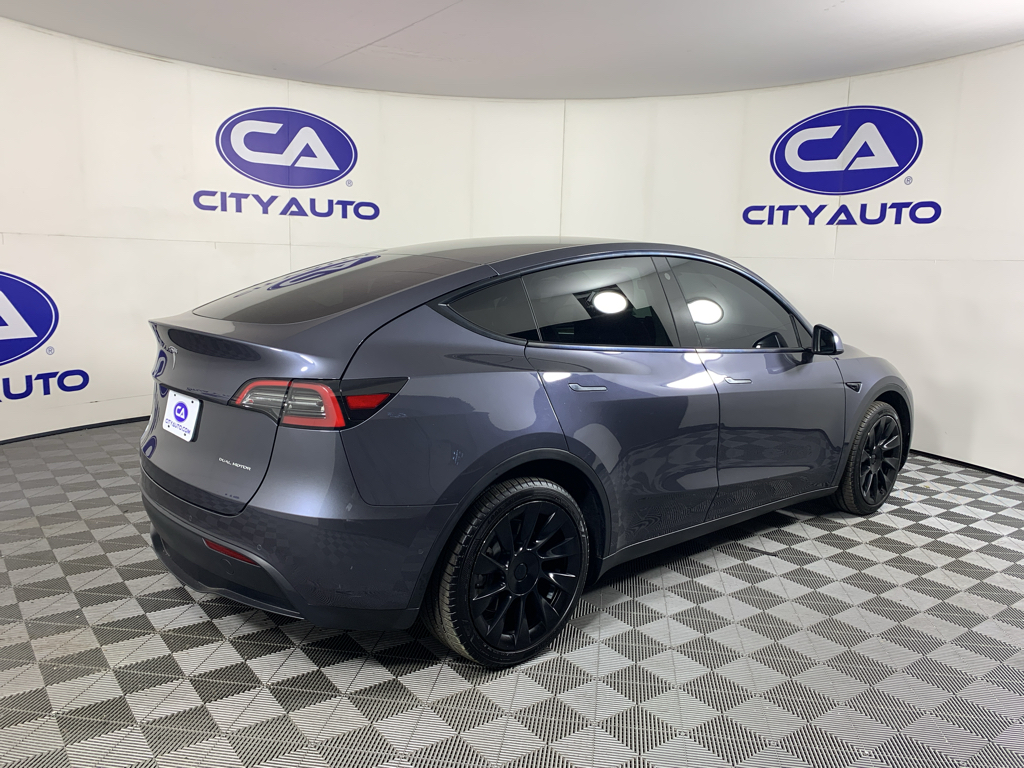 Vehicle photo 3
