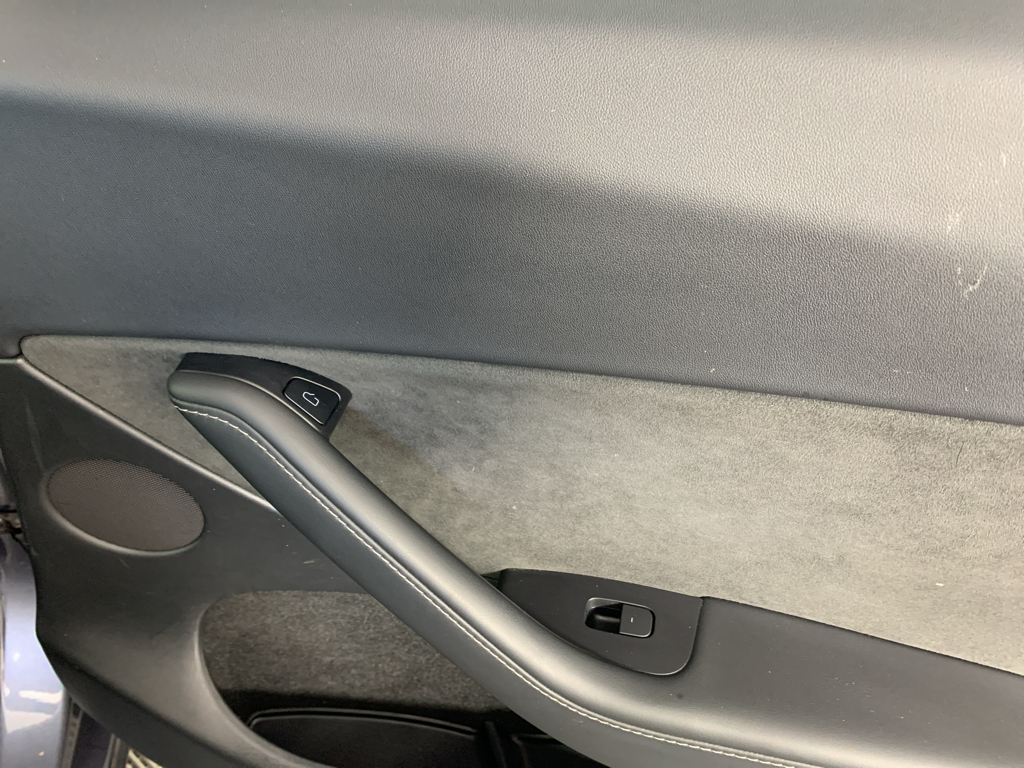 Vehicle photo 33