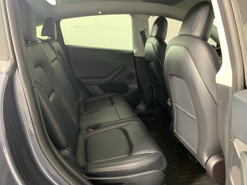 Vehicle photo 34