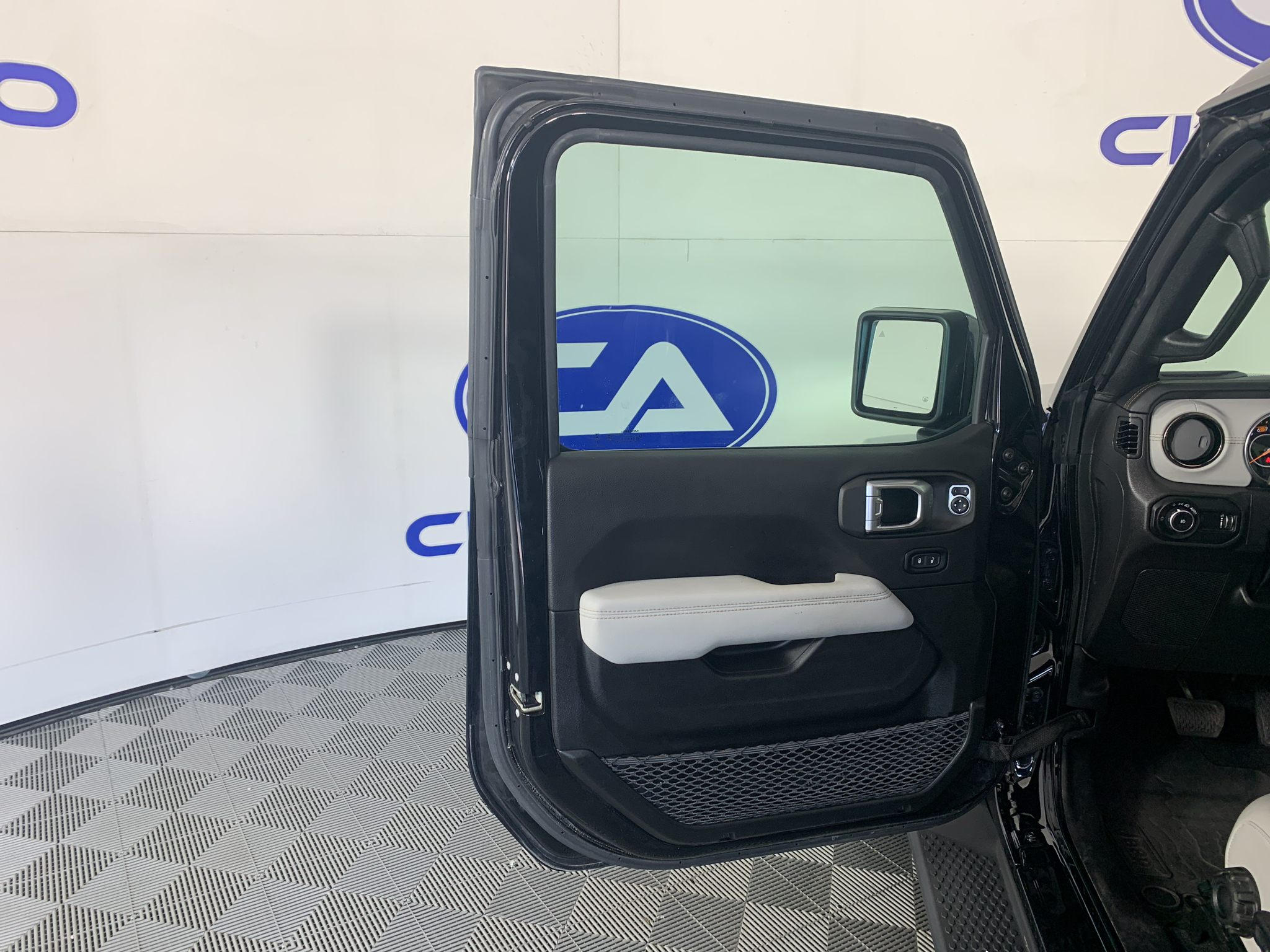 Used 2023 Jeep Wrangler SUV