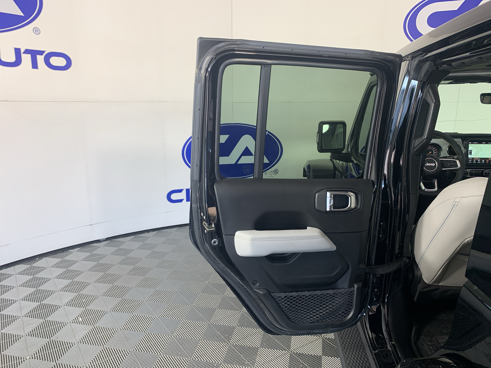 Used 2023 Jeep Wrangler SUV