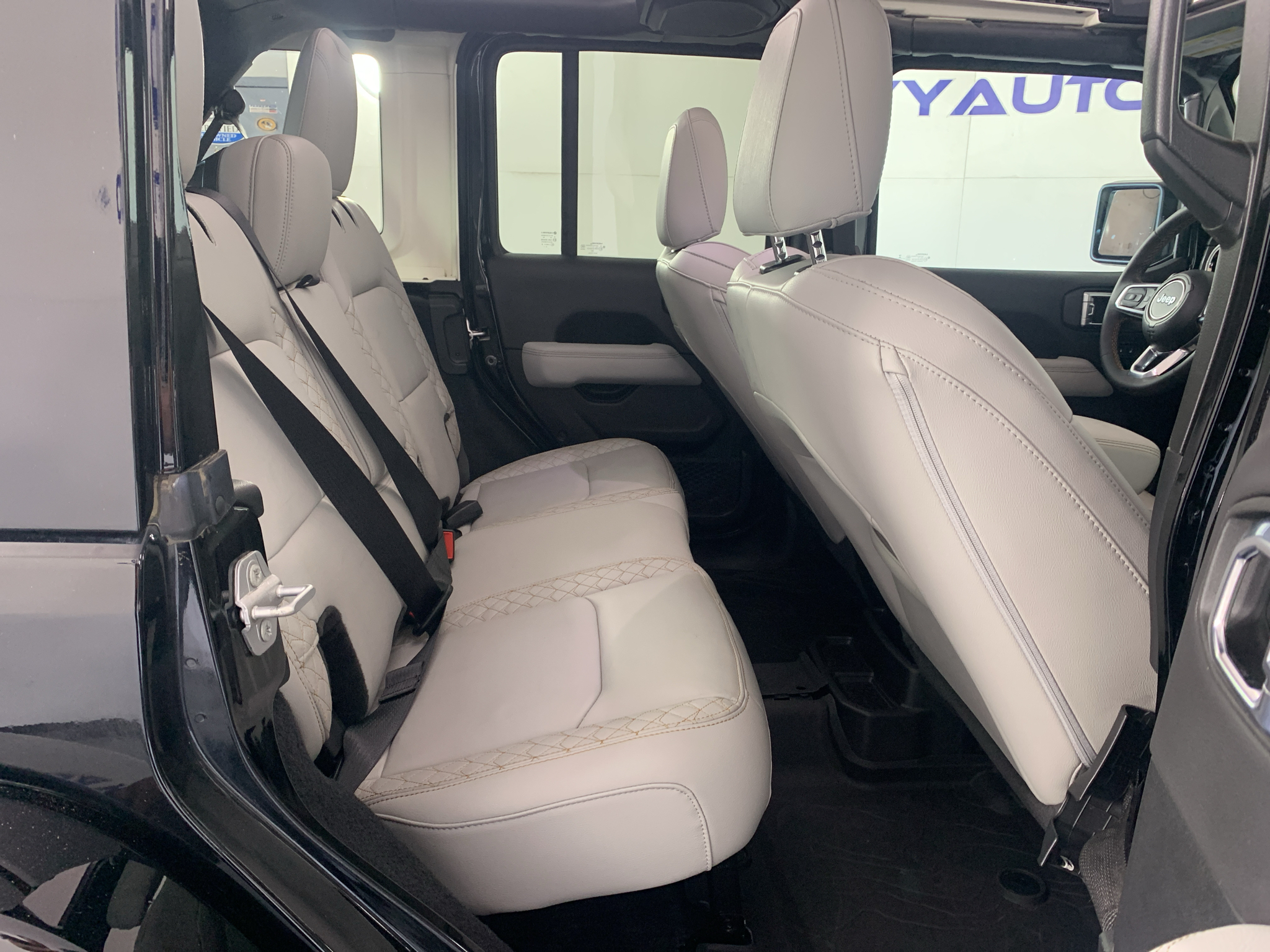 Used 2023 Jeep Wrangler SUV