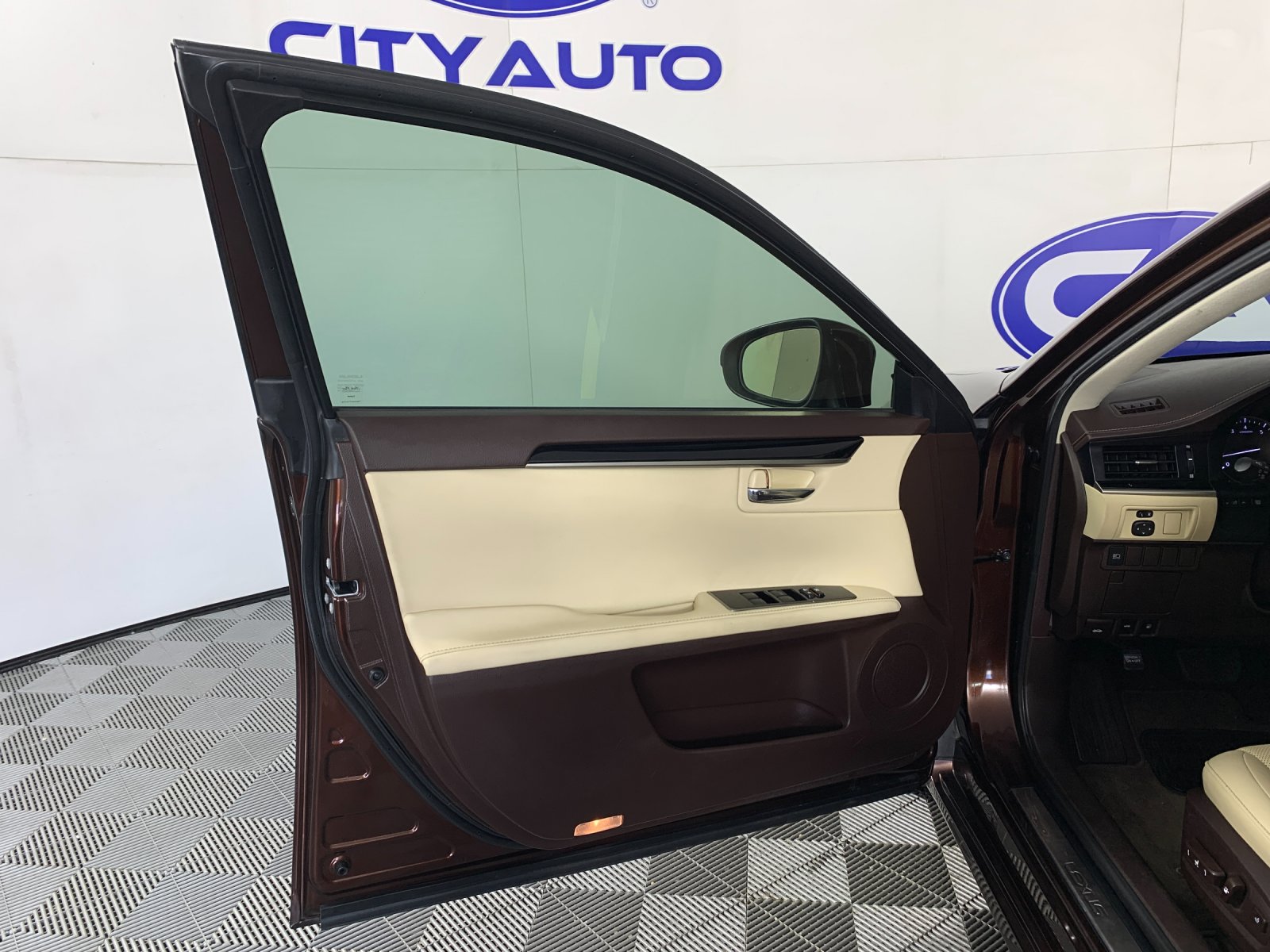 Used 2018 Lexus ES 350 Sedan