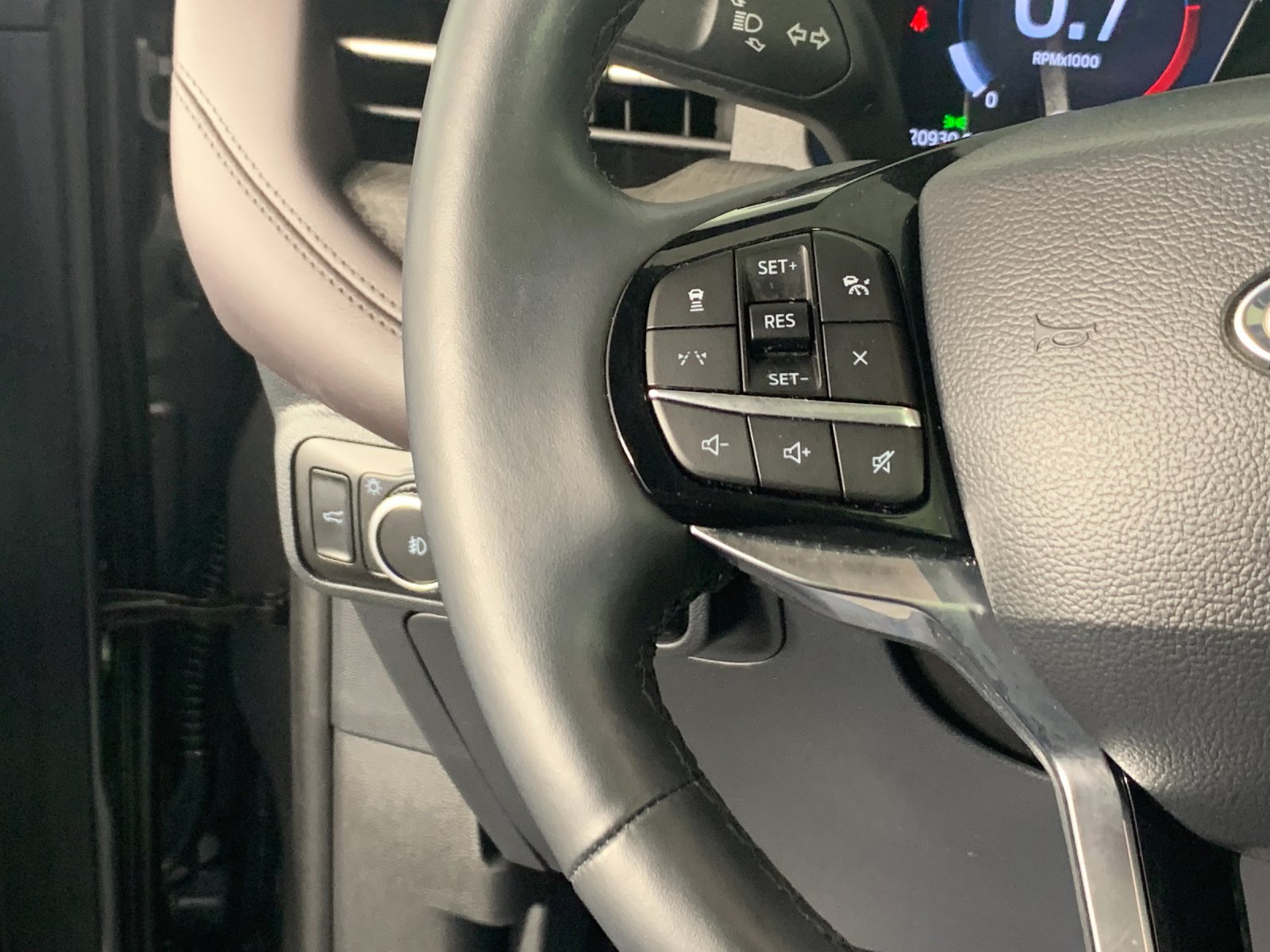 Used 2025 Ford Explorer SUV