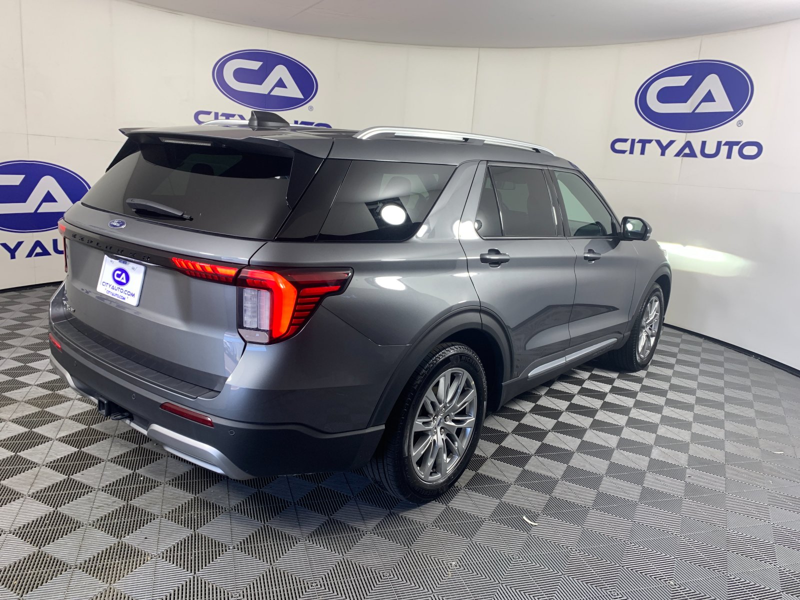 Used 2025 Ford Explorer SUV