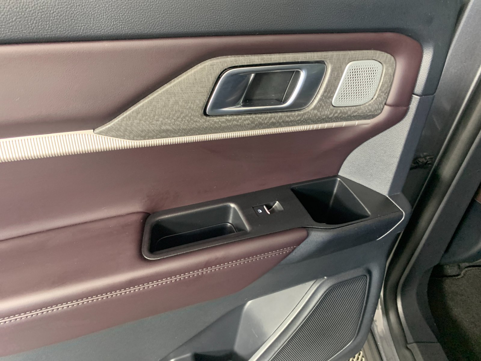 Used 2025 Ford Explorer SUV