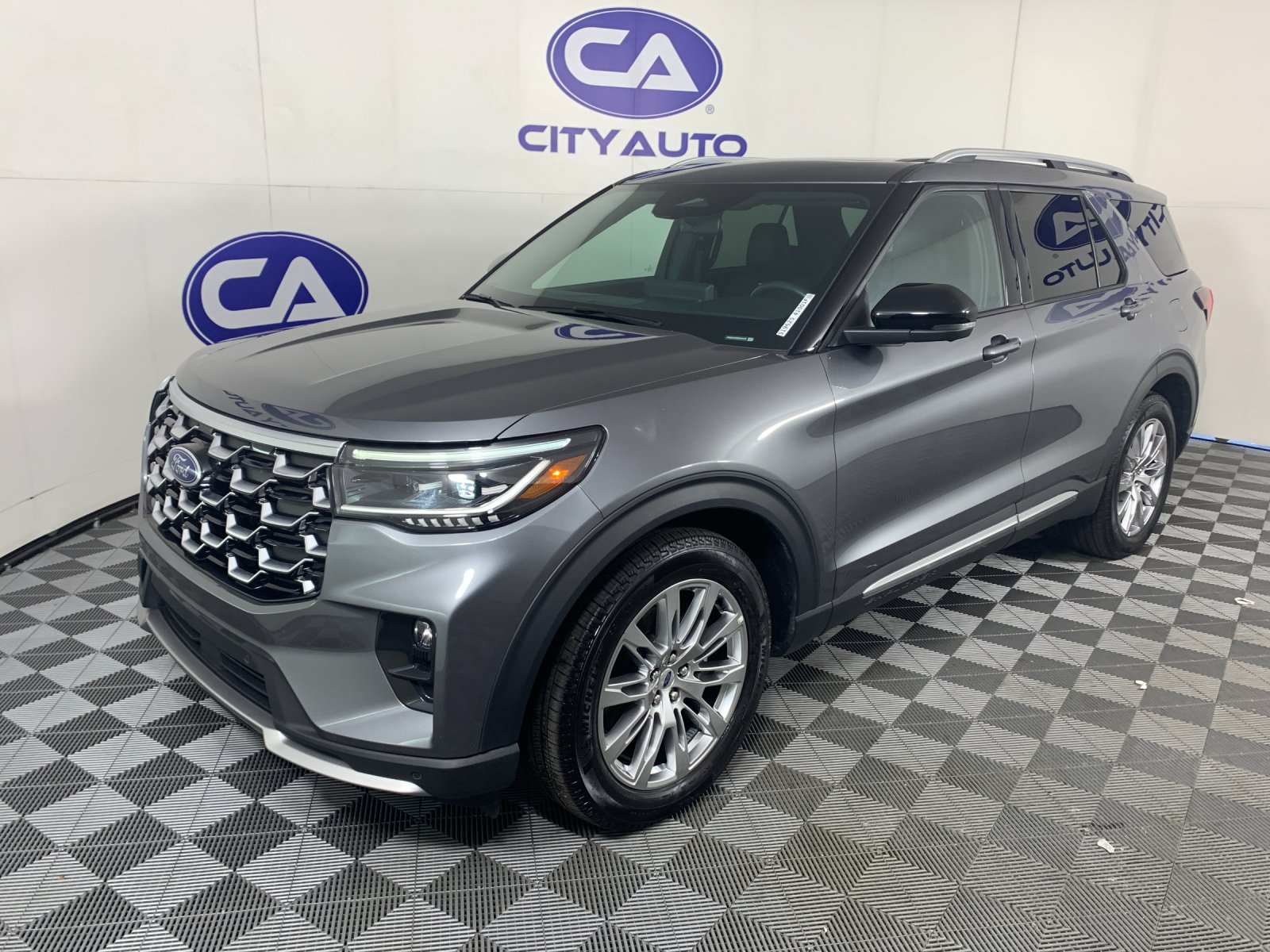 Used 2025 Ford Explorer SUV
