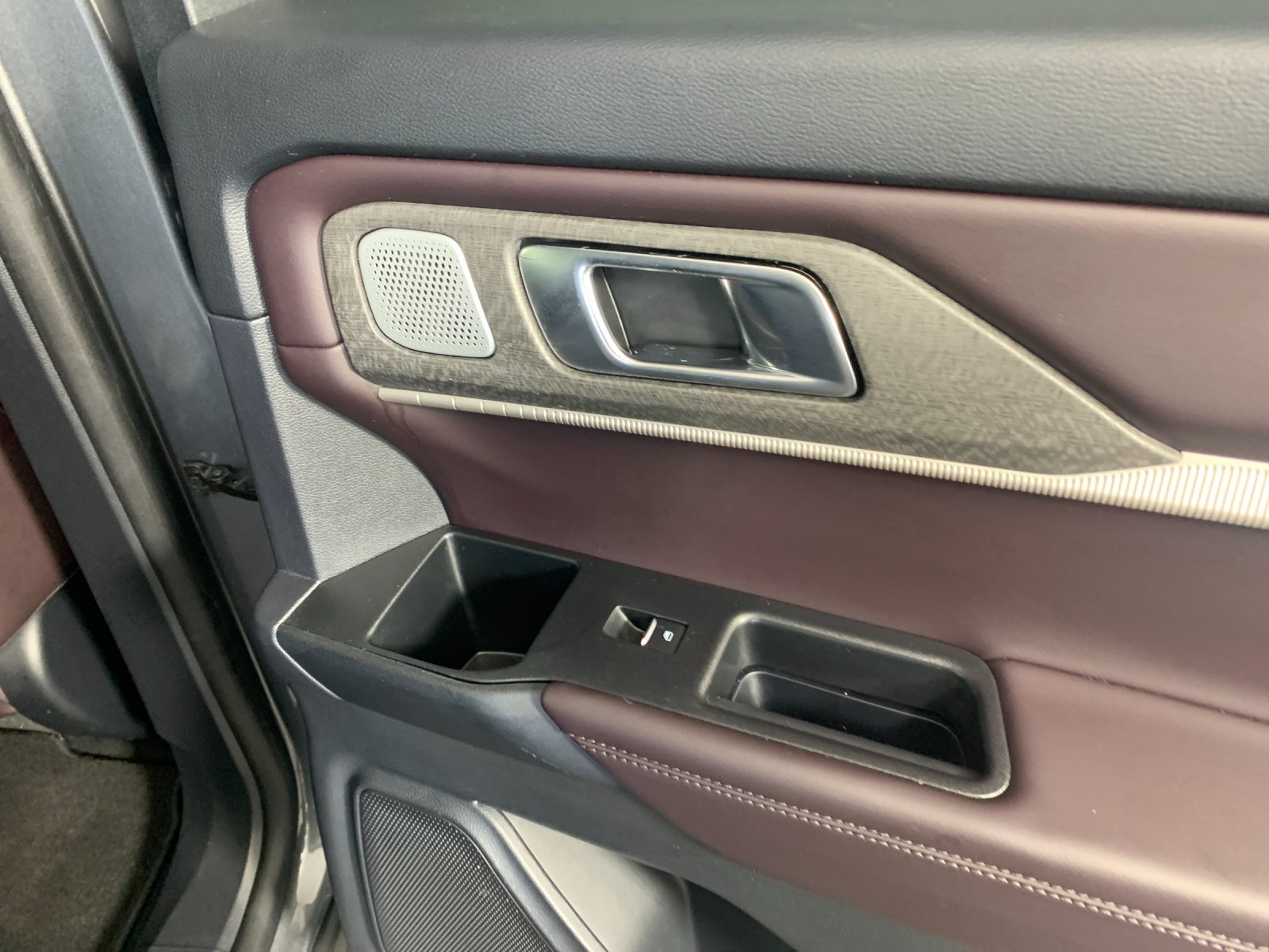 Used 2025 Ford Explorer SUV