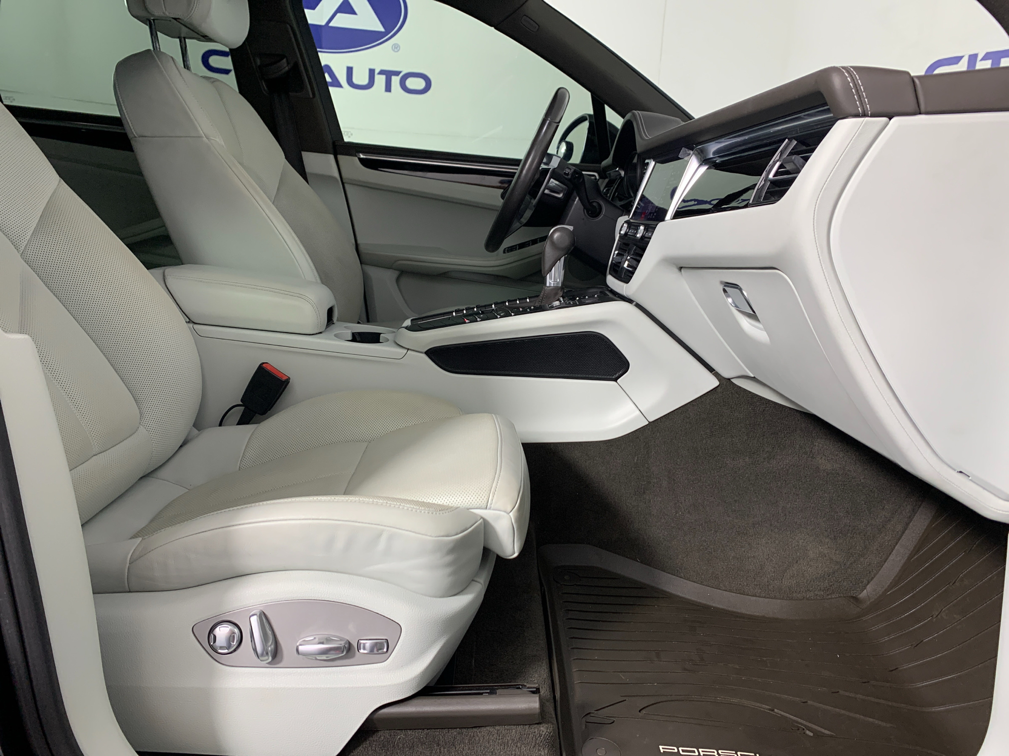 Used 2020 Porsche Macan SUV