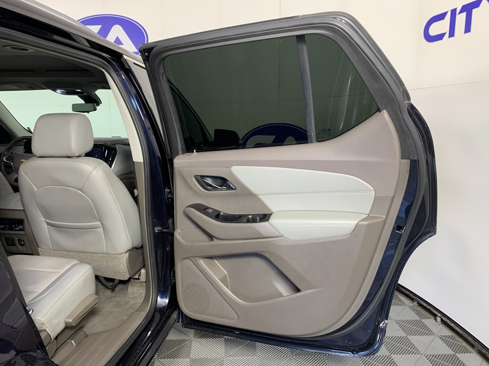 Used 2020 Chevrolet Traverse SUV