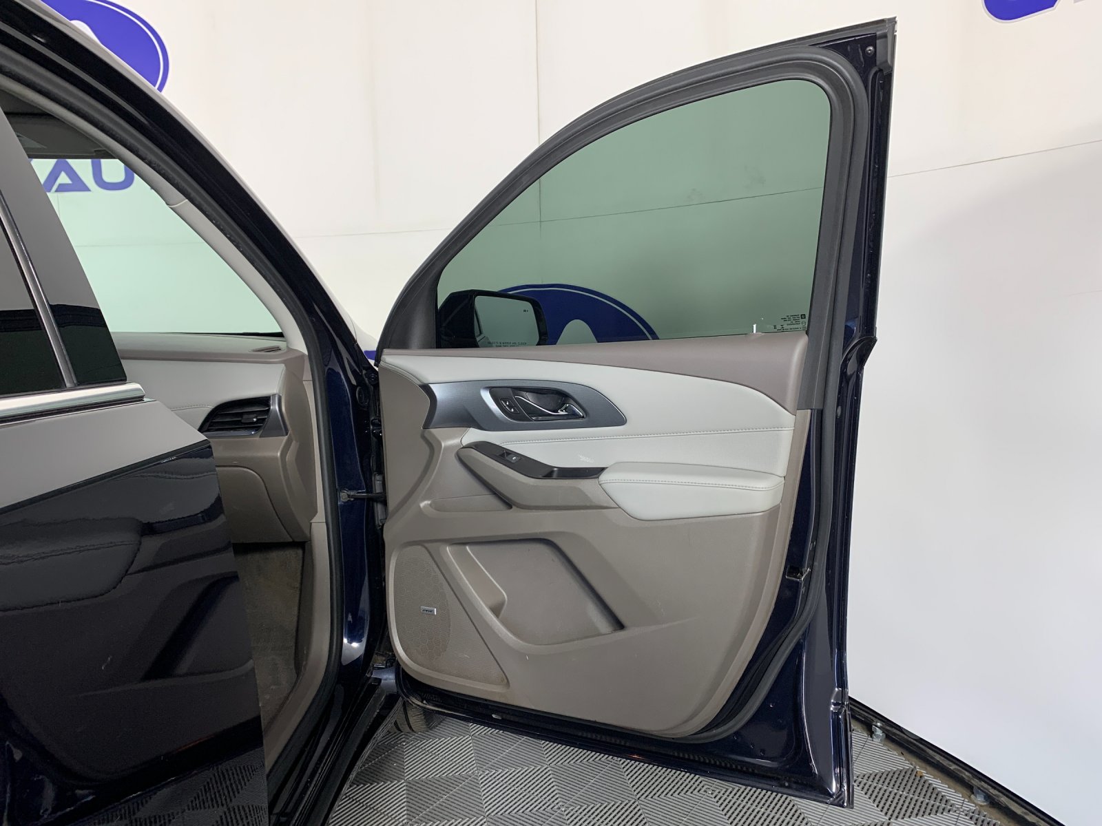 Used 2020 Chevrolet Traverse SUV