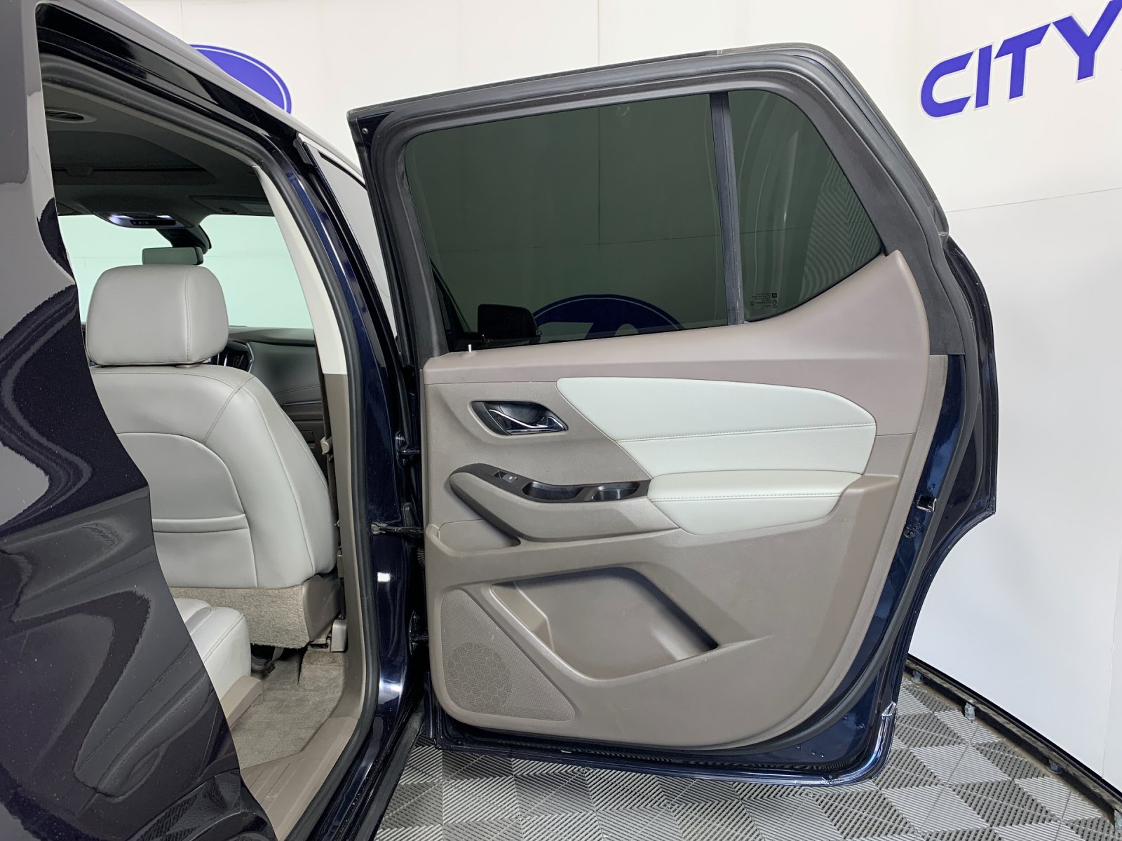 Used 2020 Chevrolet Traverse SUV