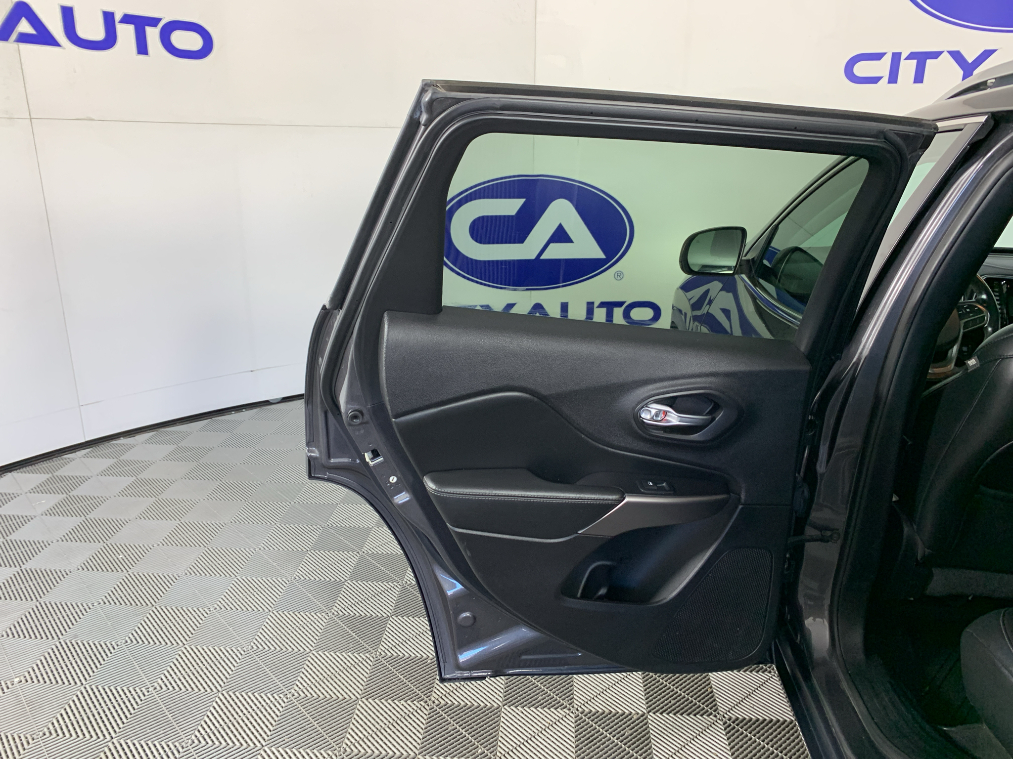 Used 2020 Jeep Cherokee SUV