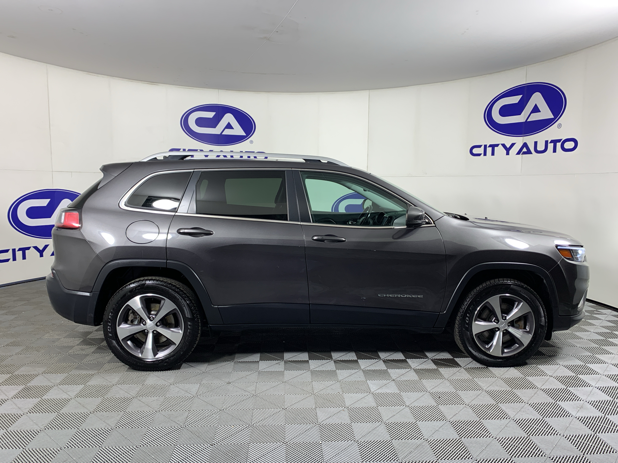 Used 2020 Jeep Cherokee SUV