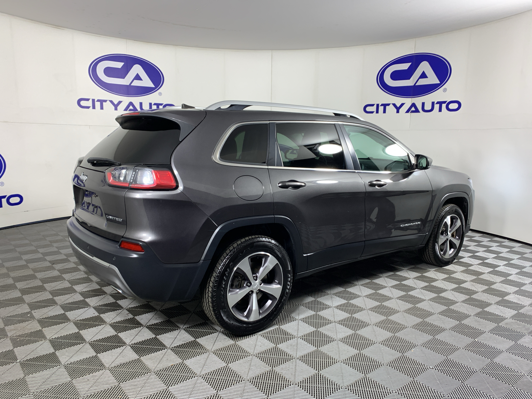 Used 2020 Jeep Cherokee SUV