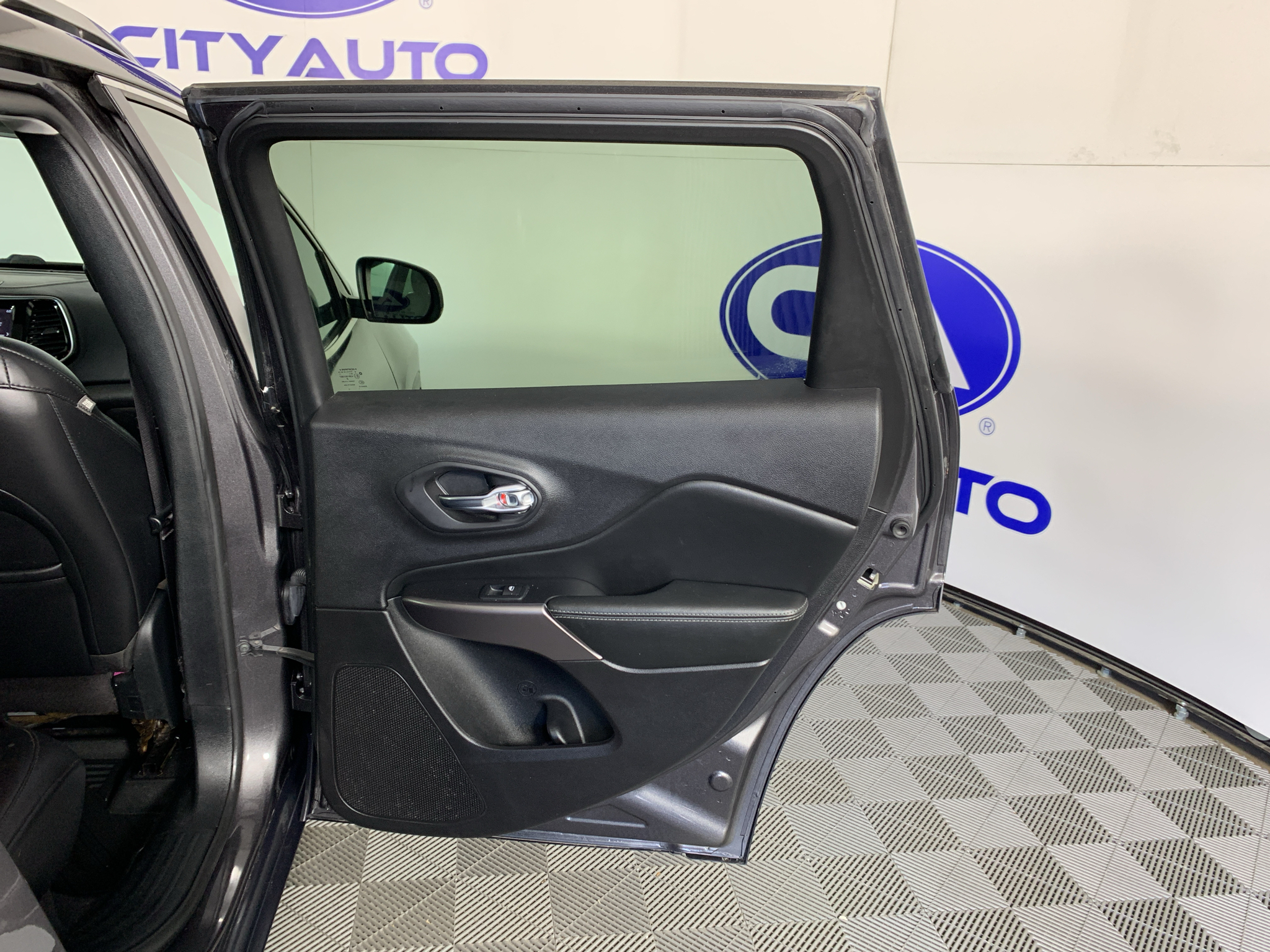 Used 2020 Jeep Cherokee SUV