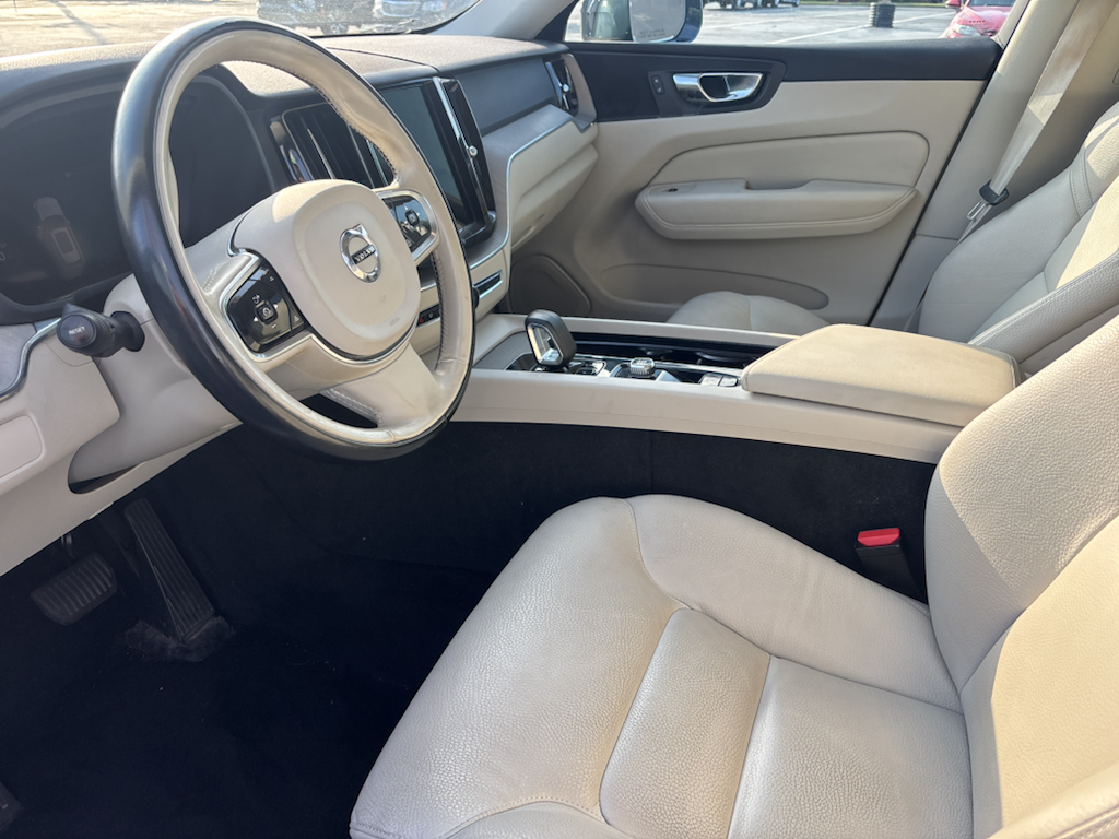 Used 2023 Volvo XC60 B5 SUV
