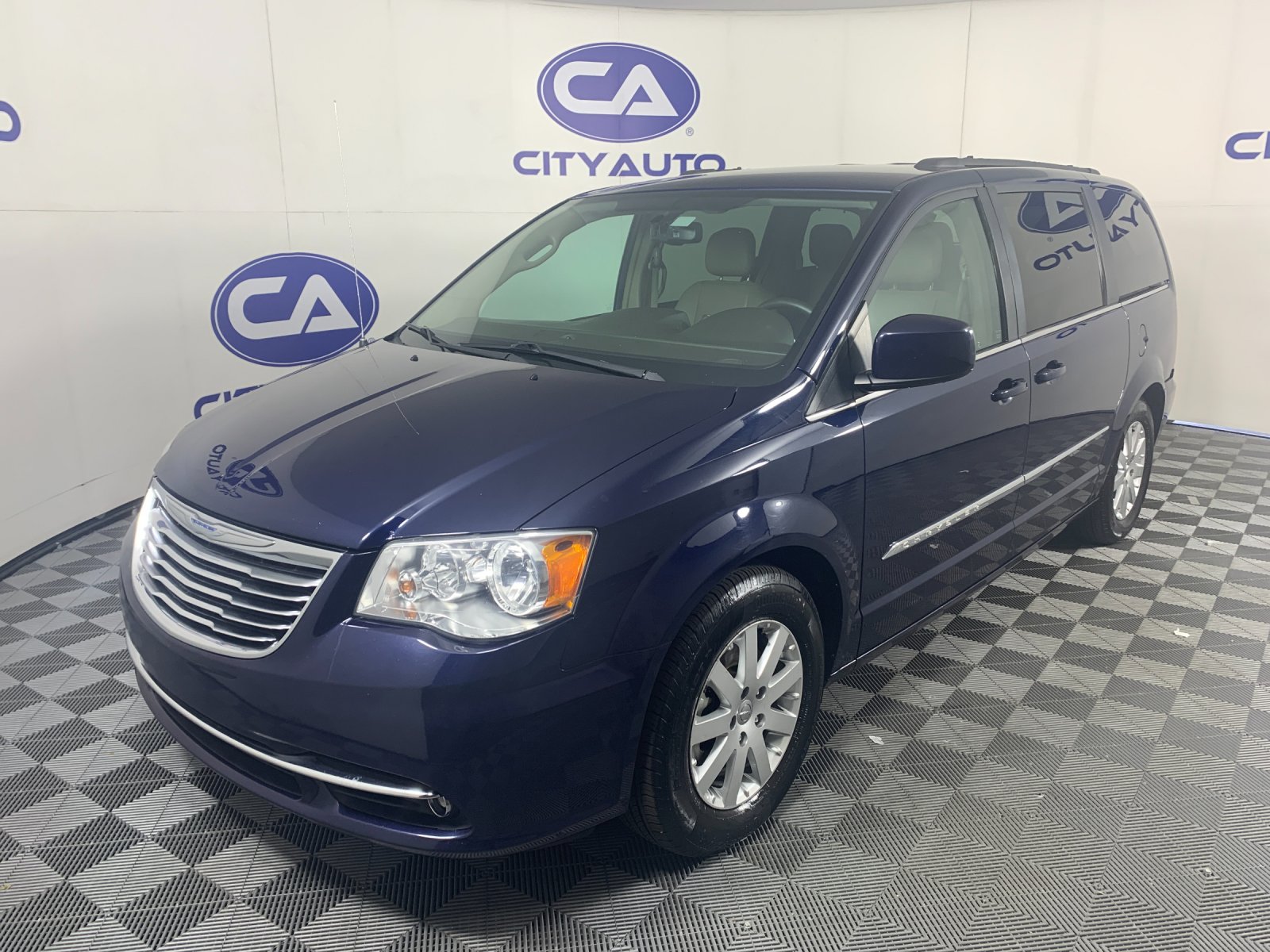 Used 2015 Chrysler Town & Country Van