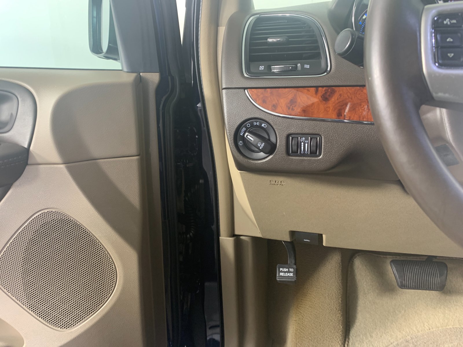 Used 2015 Chrysler Town & Country Van