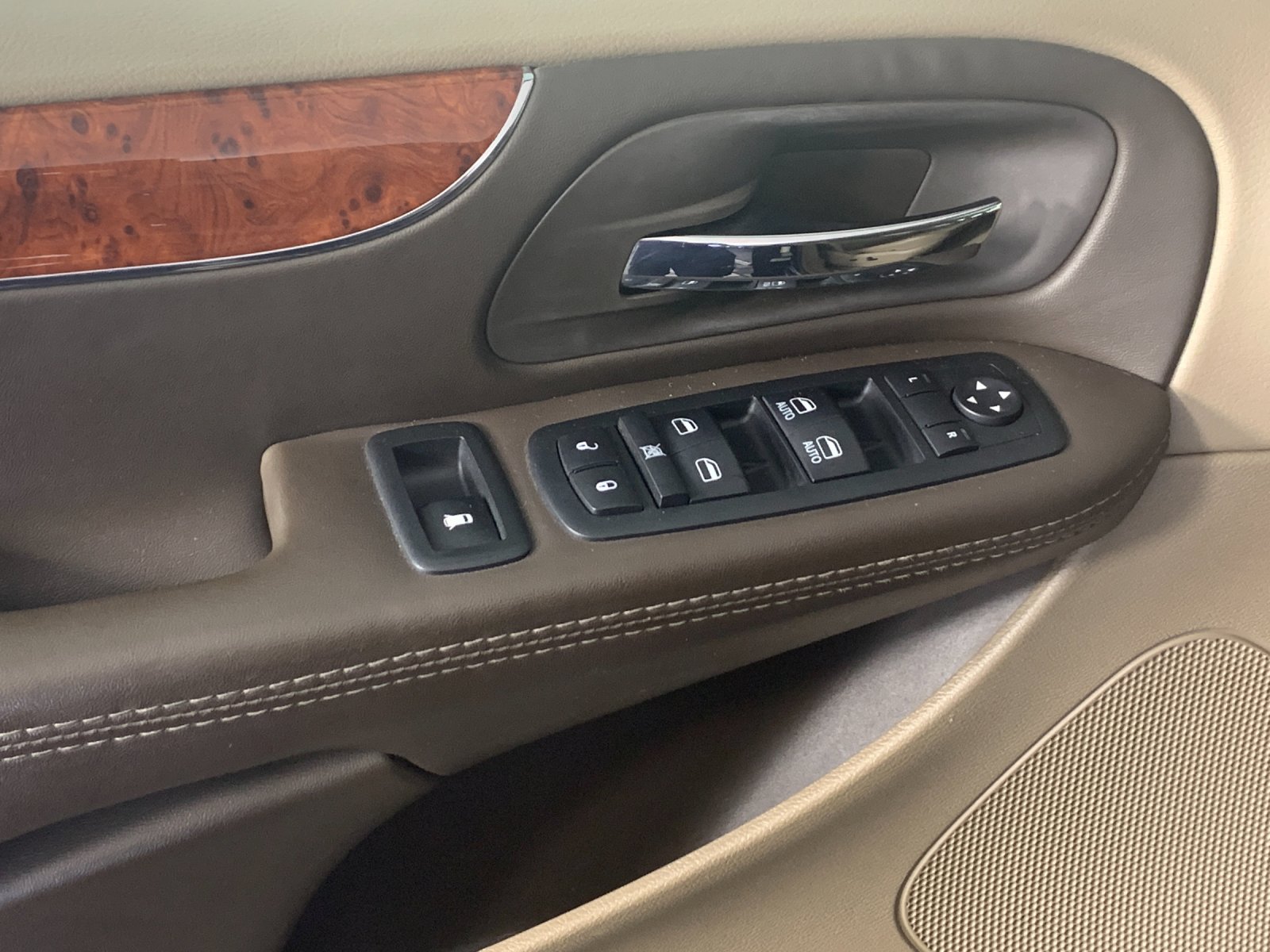 Used 2015 Chrysler Town & Country Van