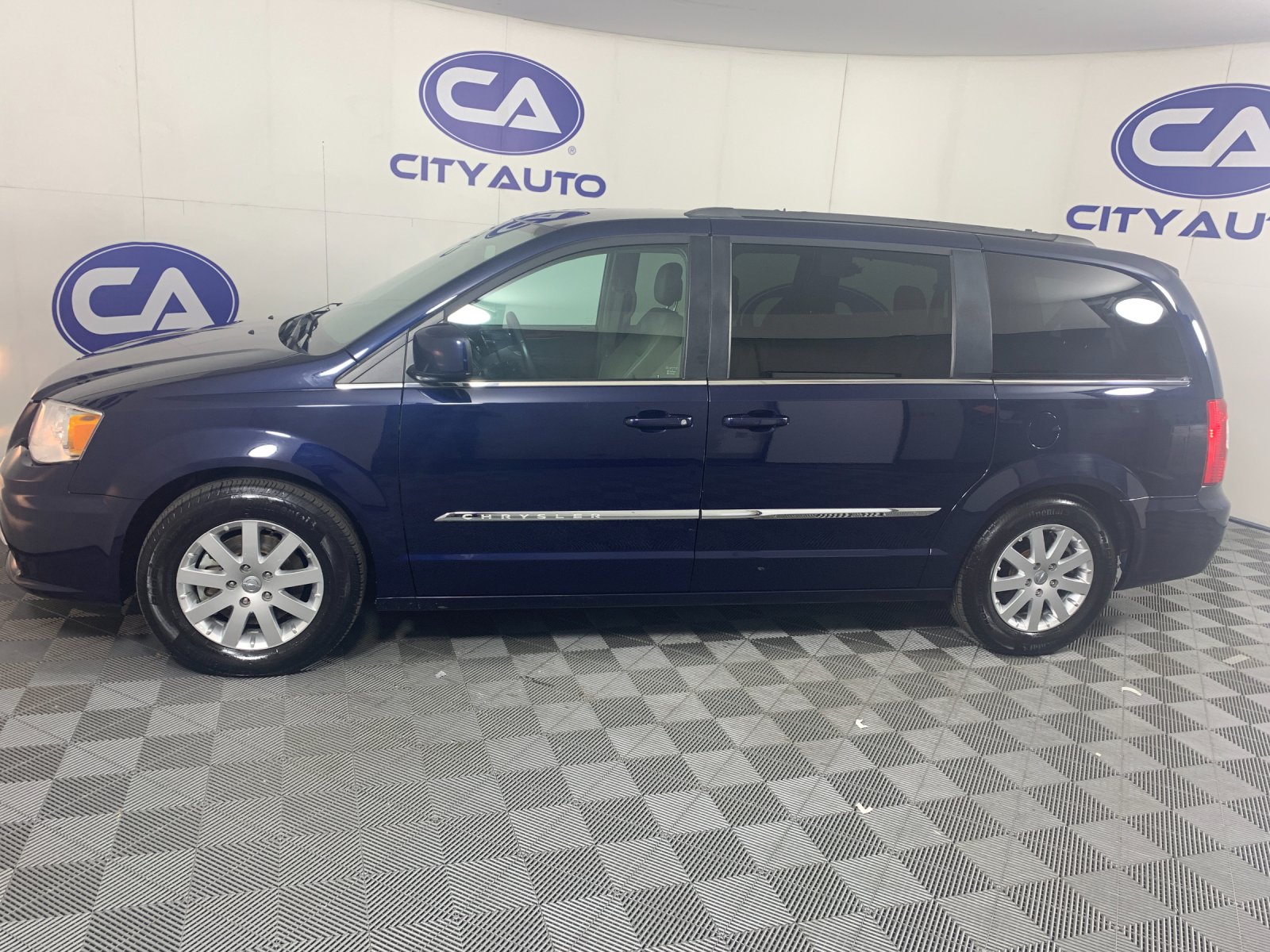 Used 2015 Chrysler Town & Country Van