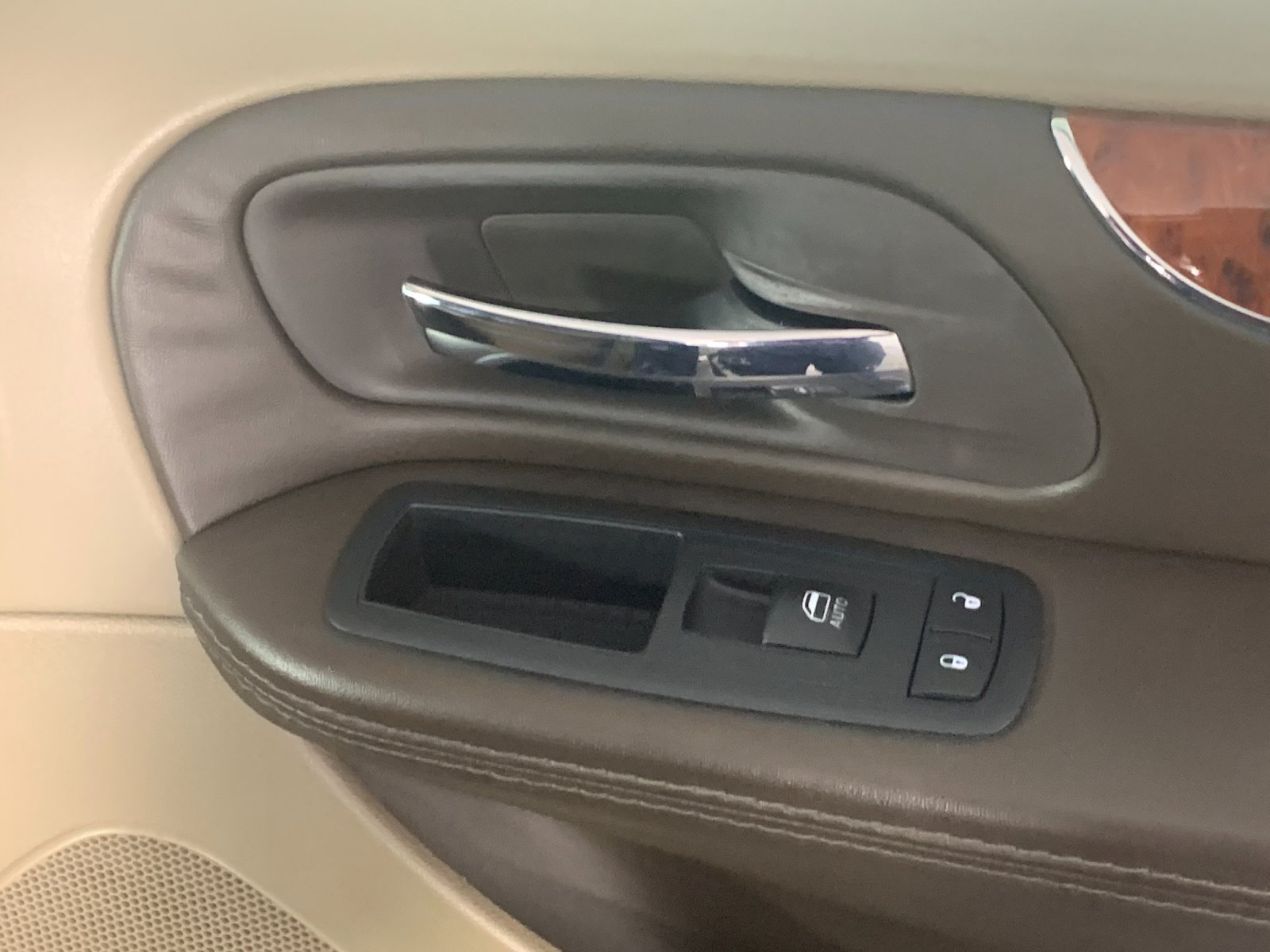 Used 2015 Chrysler Town & Country Van