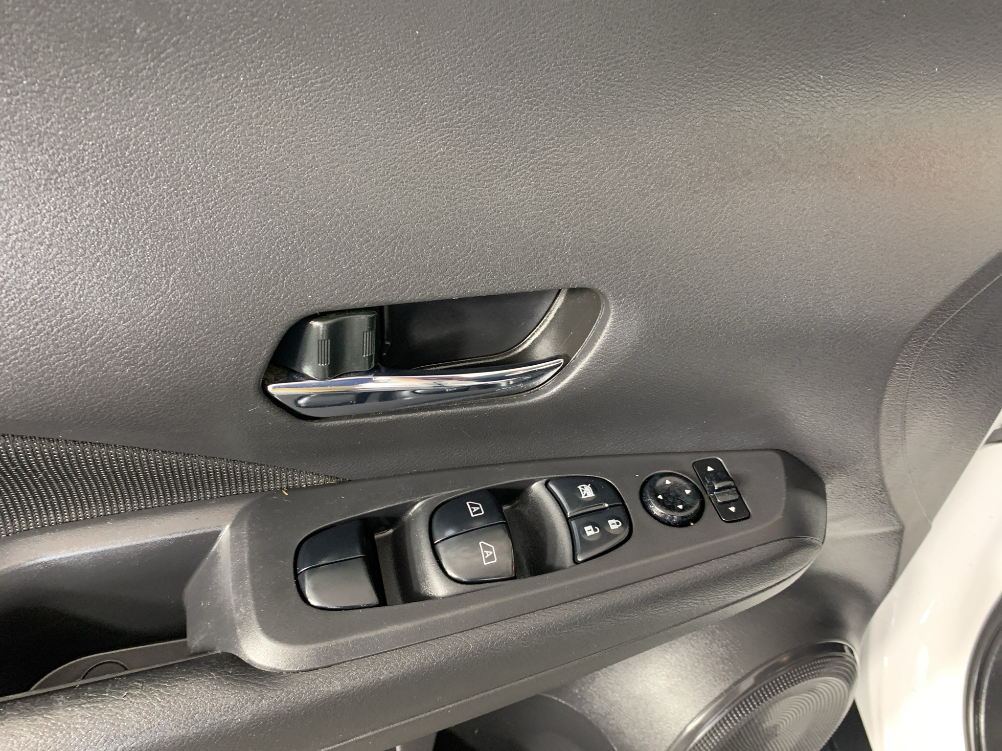 Used 2022 Nissan Kicks SUV