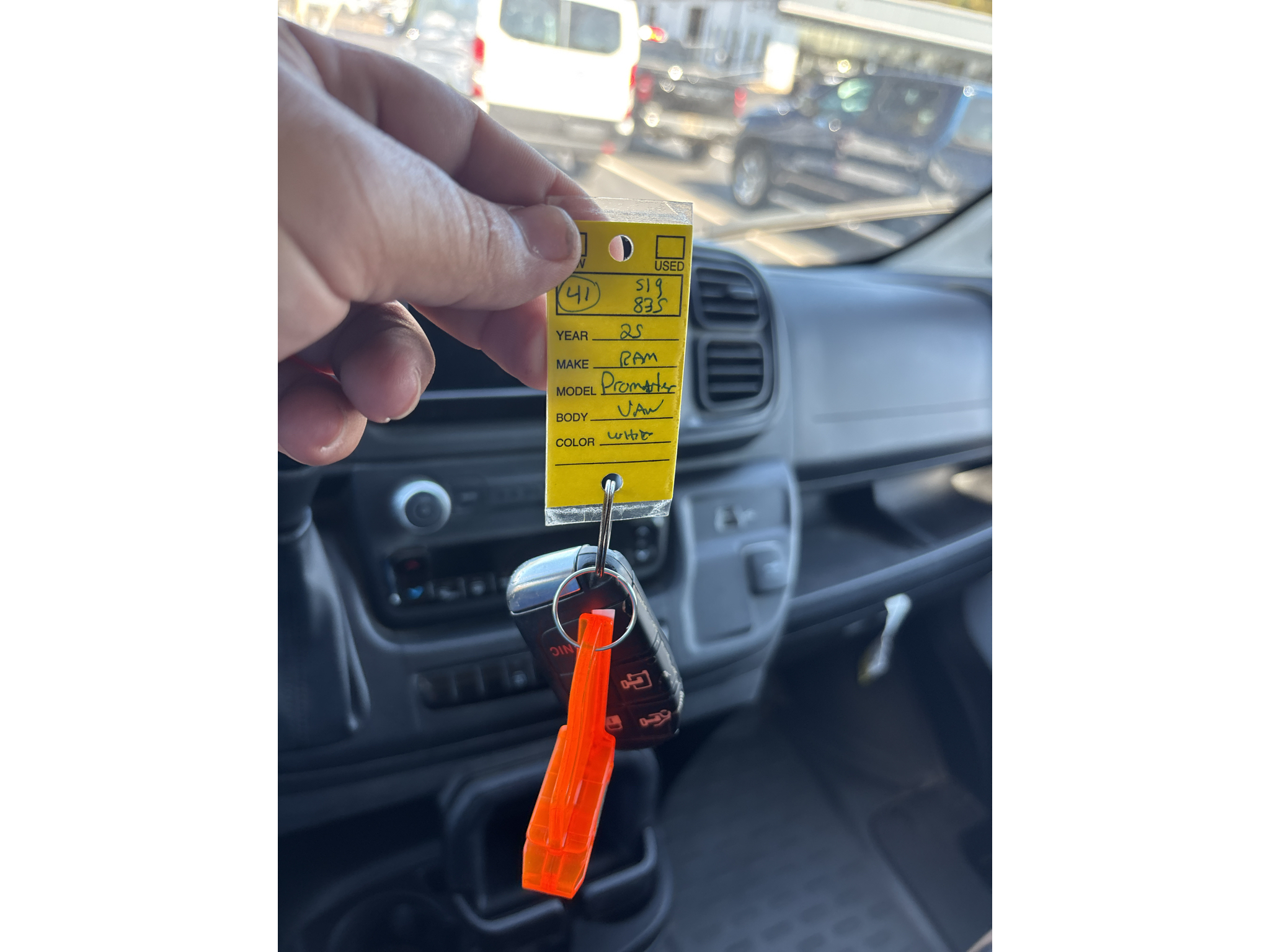 Vehicle photo 14