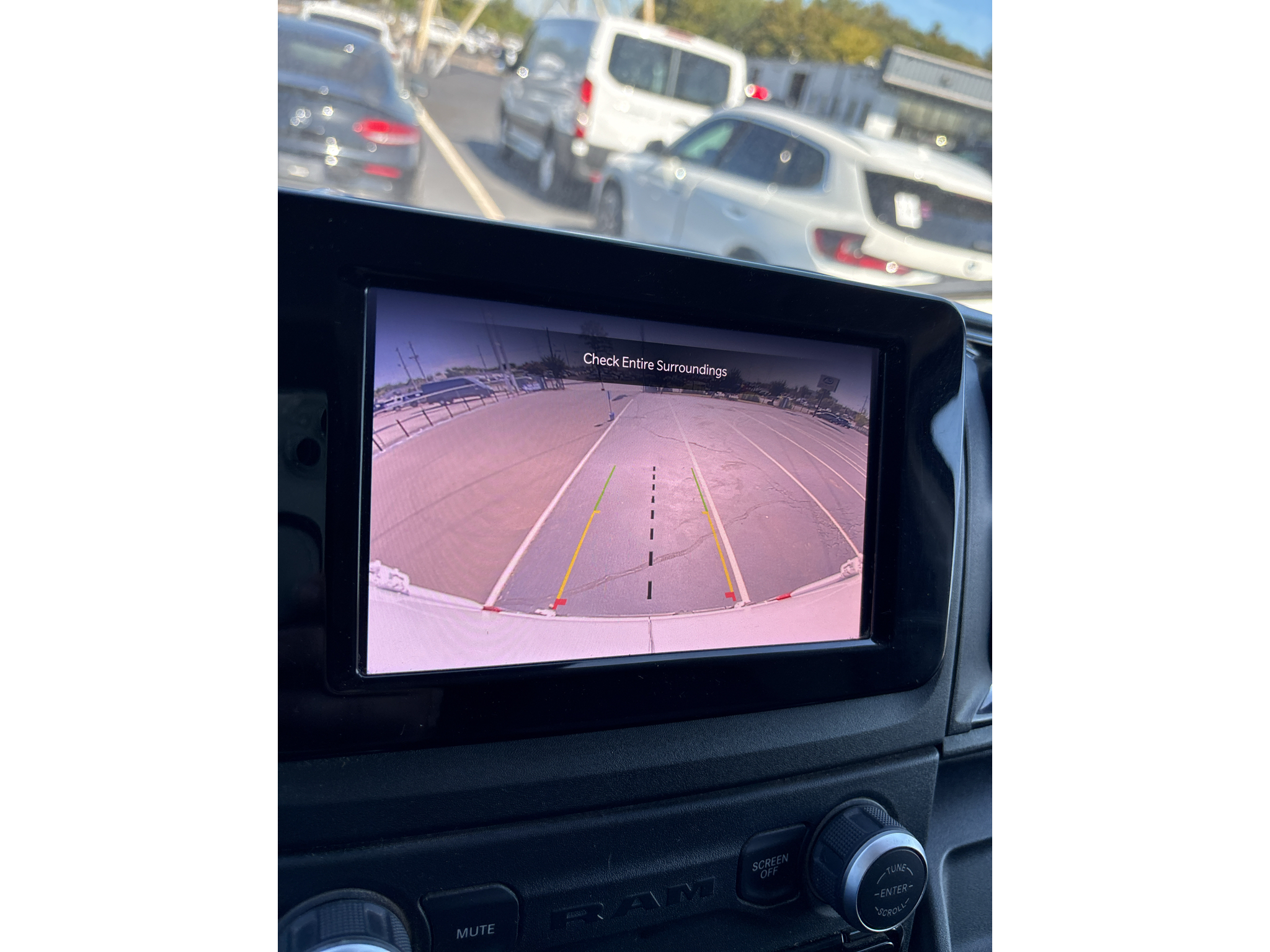 Vehicle photo 17