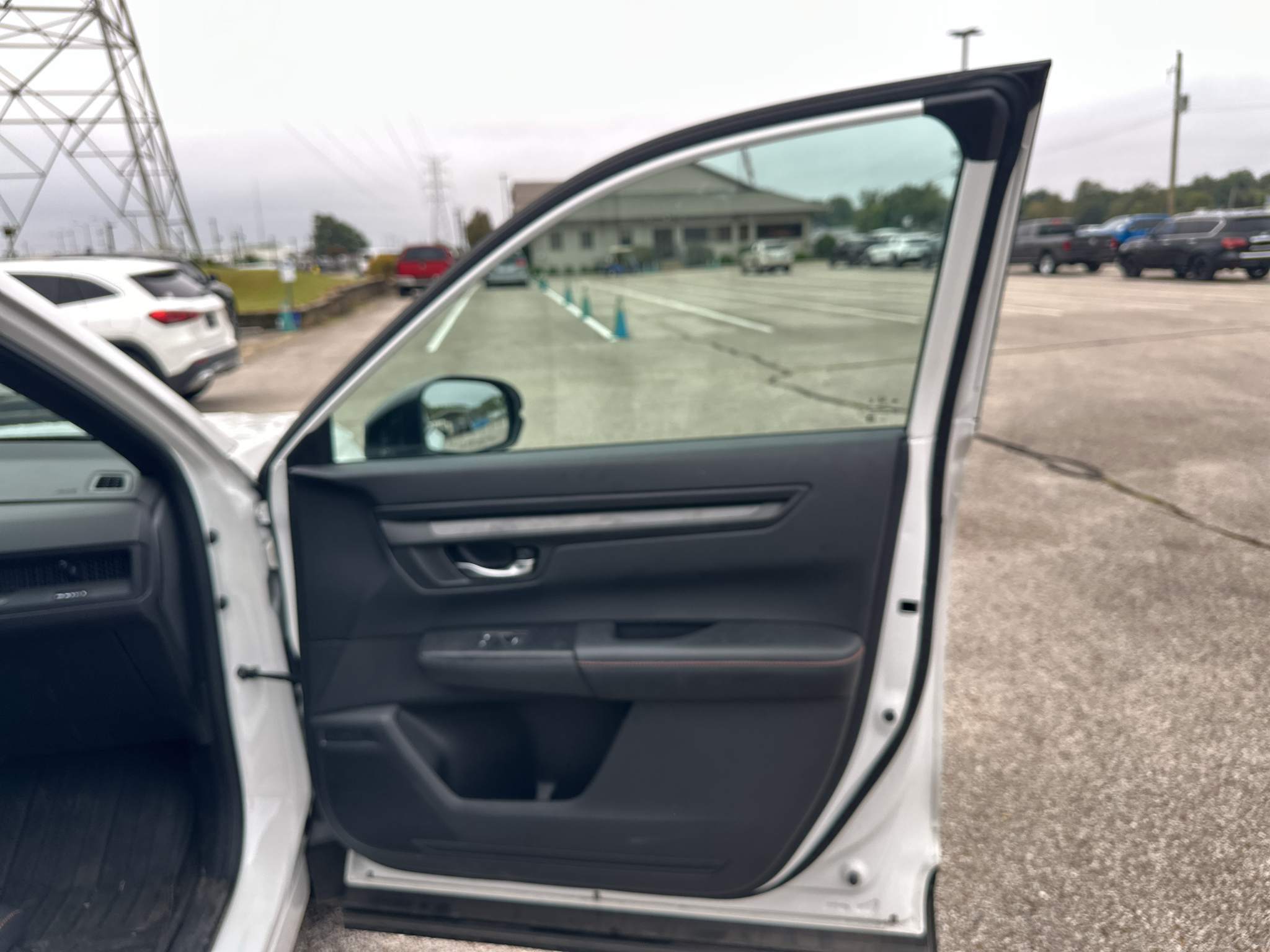 Vehicle photo 16