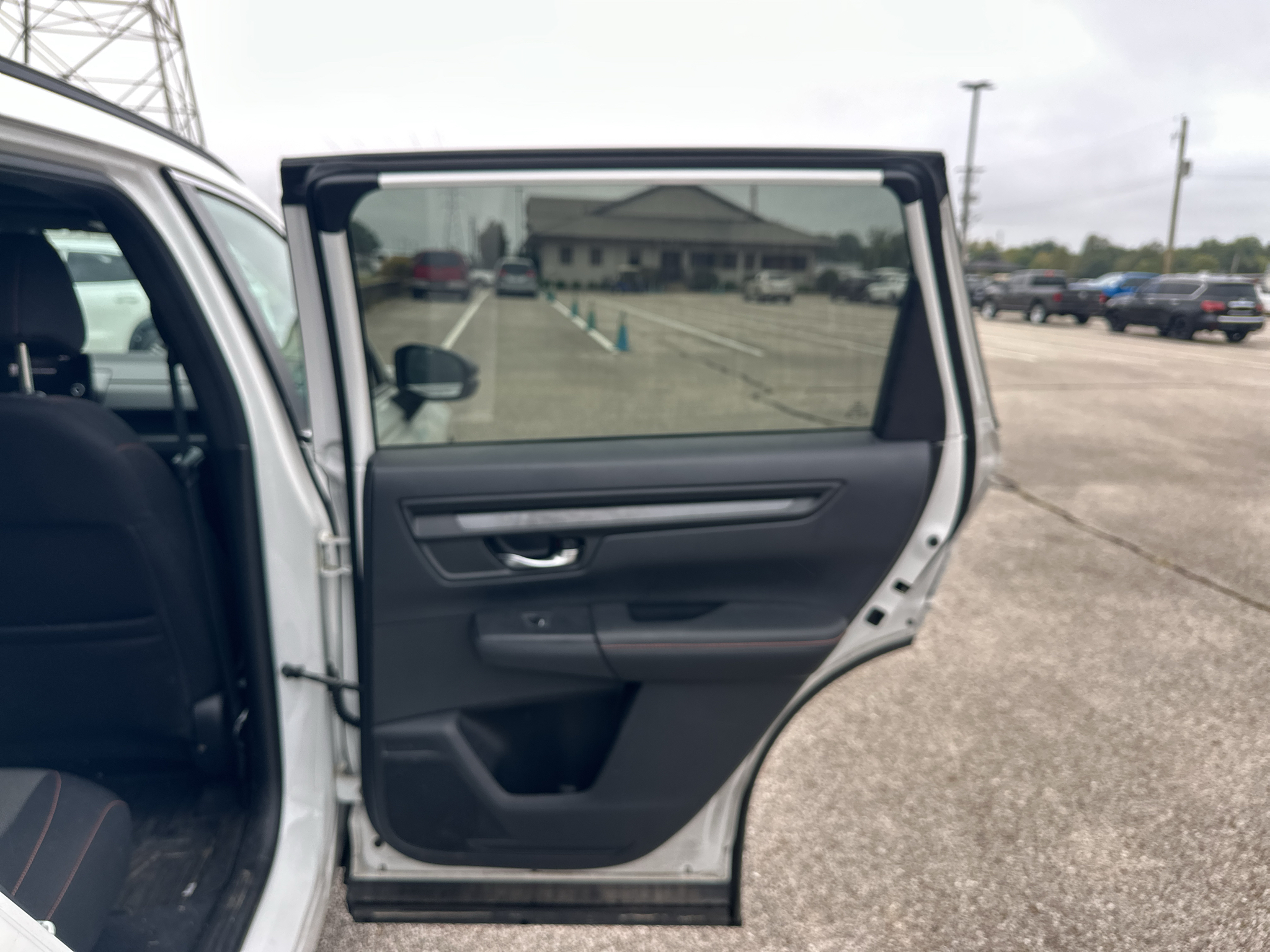 Vehicle photo 18