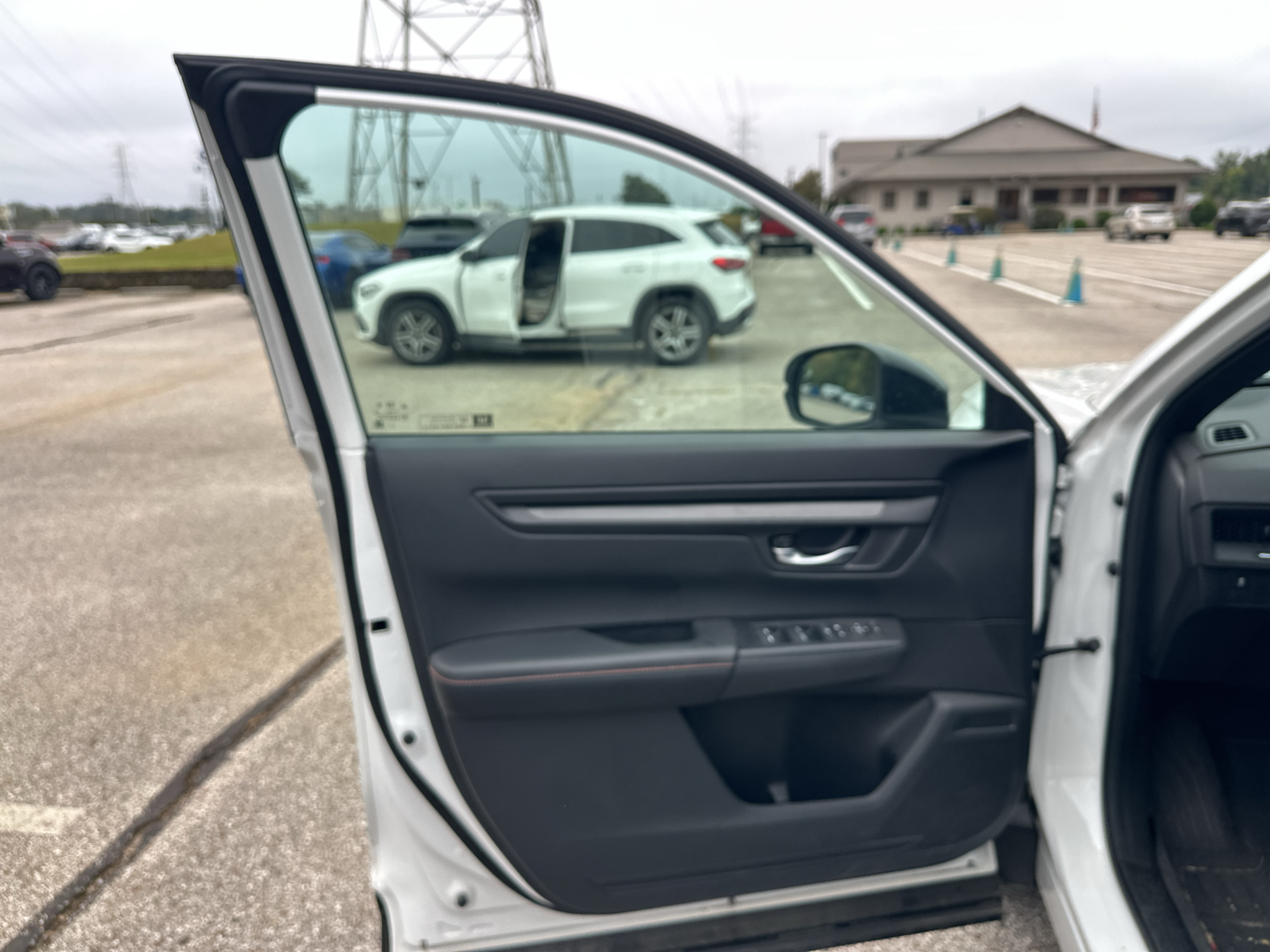 Vehicle photo 15
