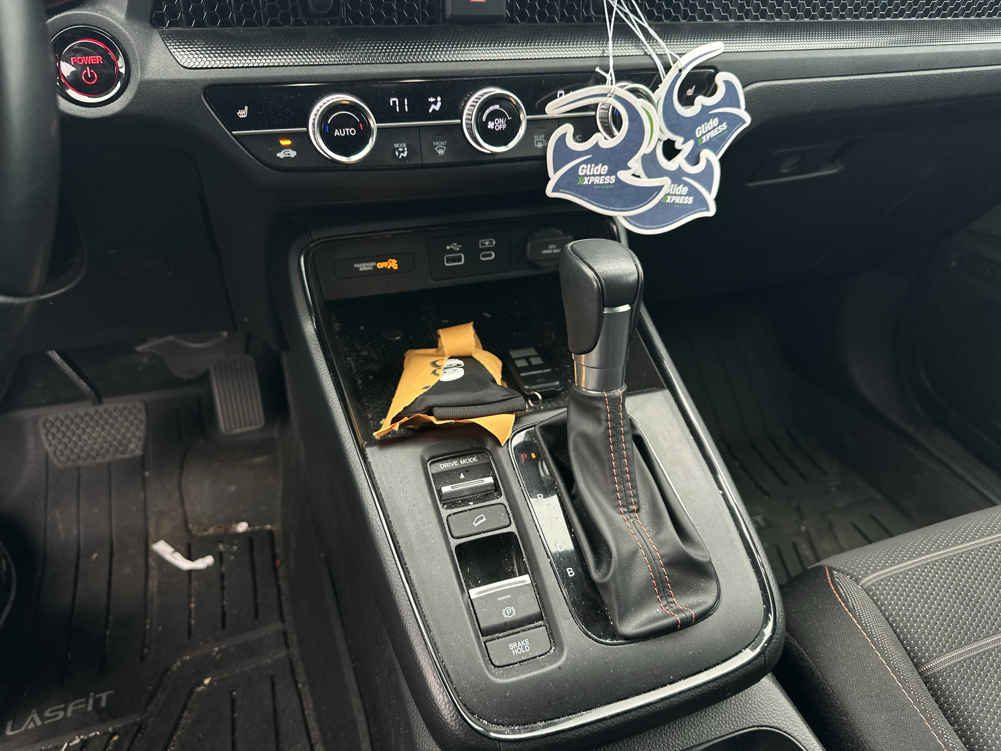 Vehicle photo 12