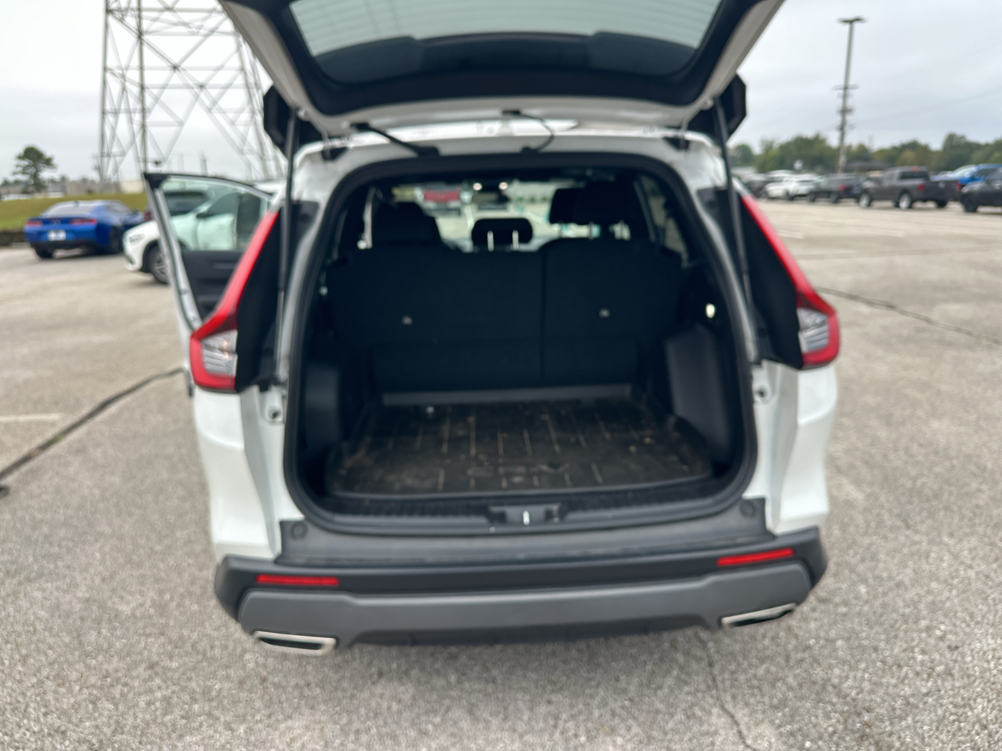 Vehicle photo 21