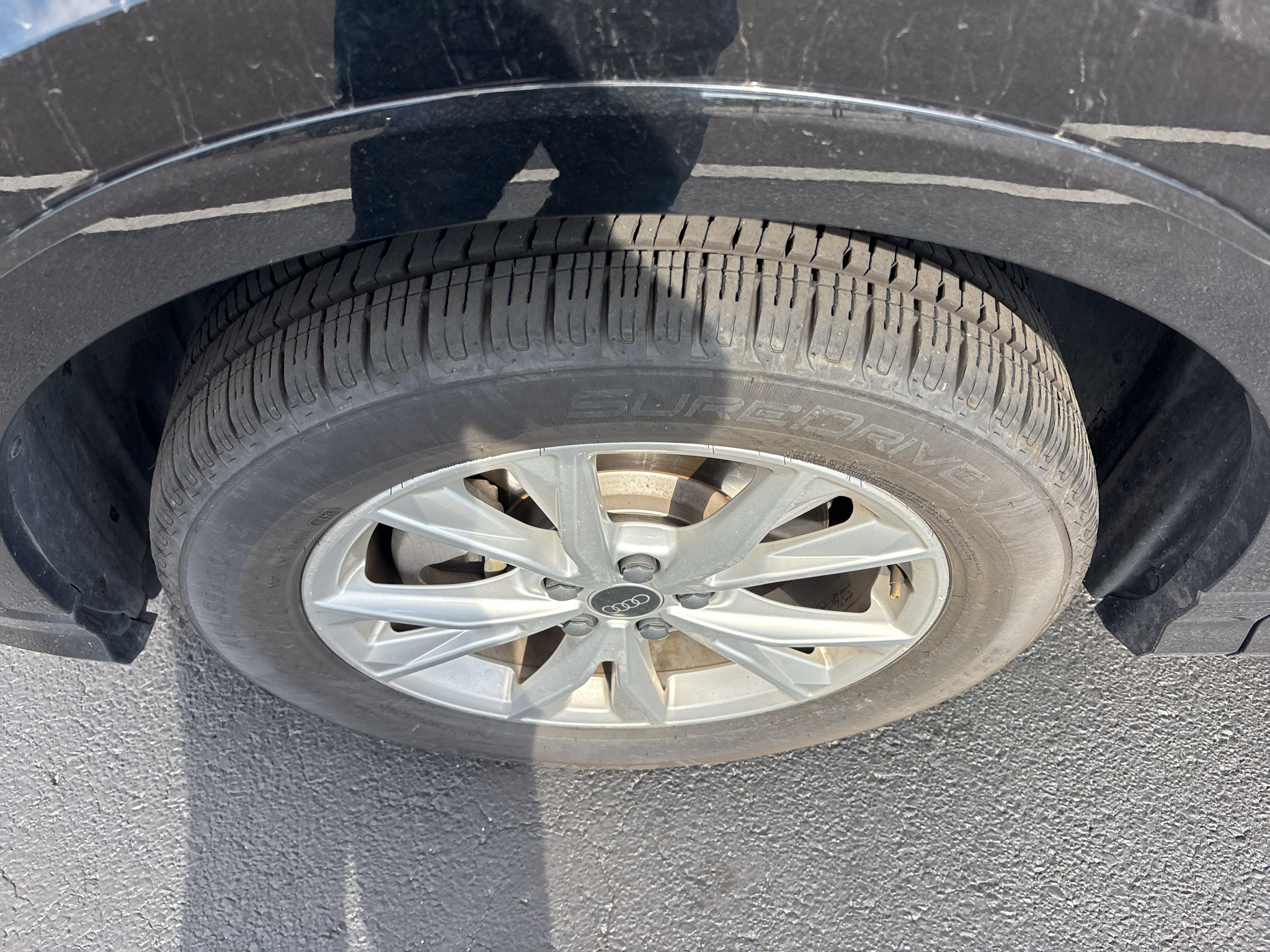 Vehicle photo 4
