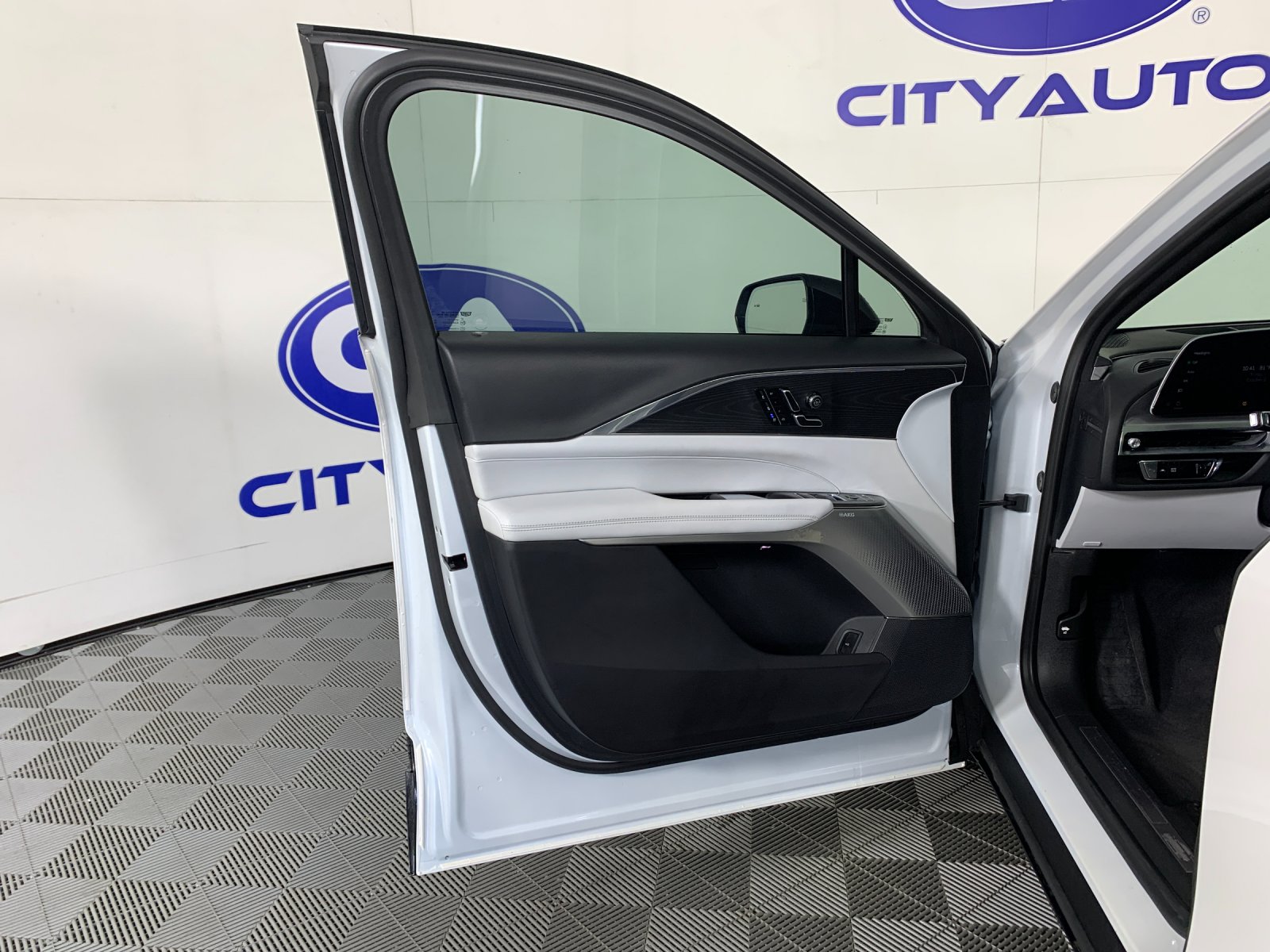 Used 2024 Cadillac Lyriq SUV