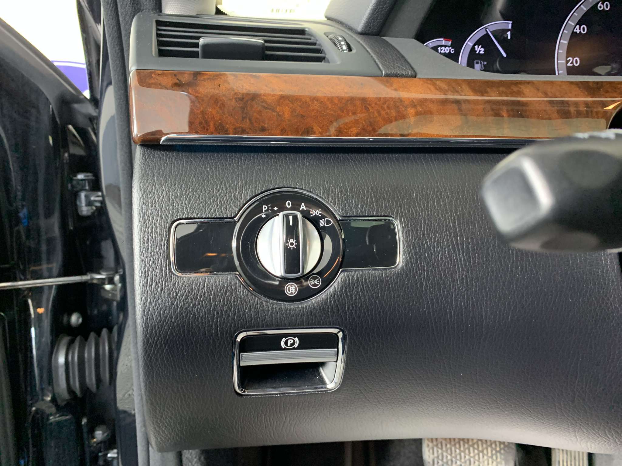 Vehicle photo 16