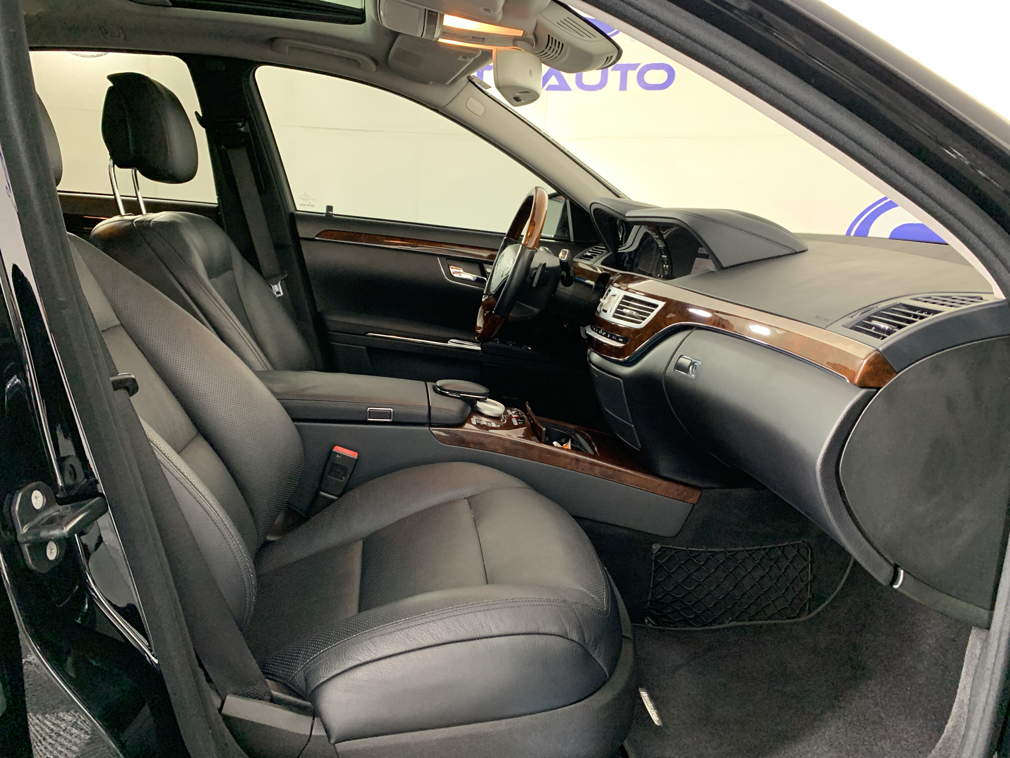 Vehicle photo 40
