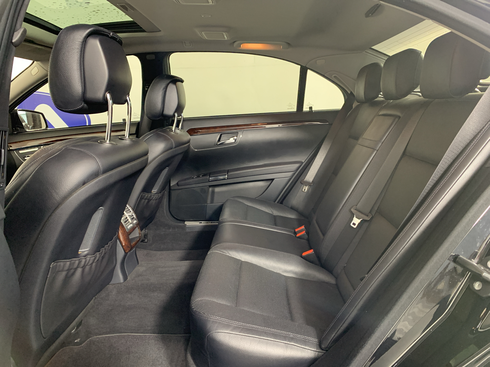 Vehicle photo 32