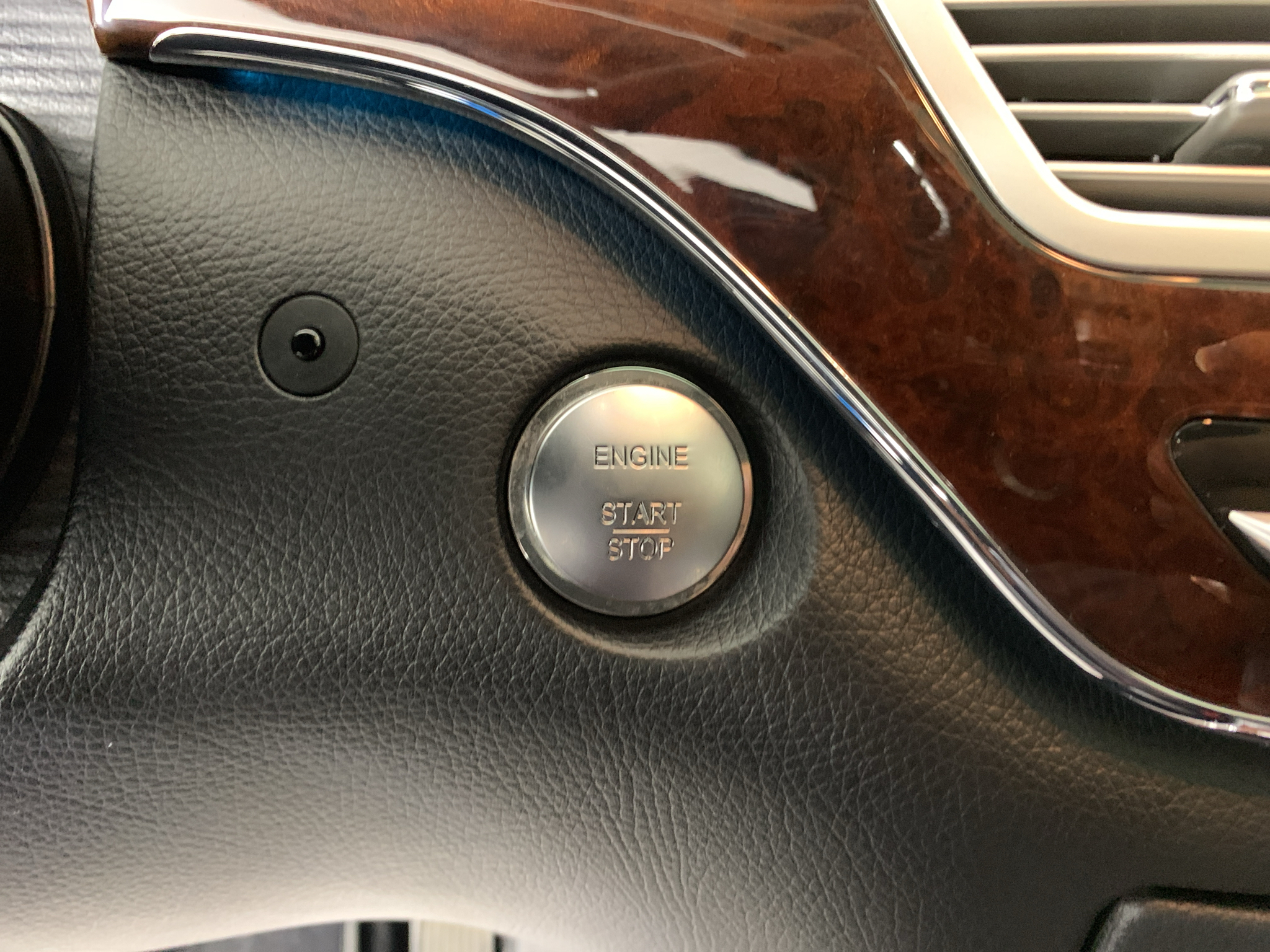 Vehicle photo 17